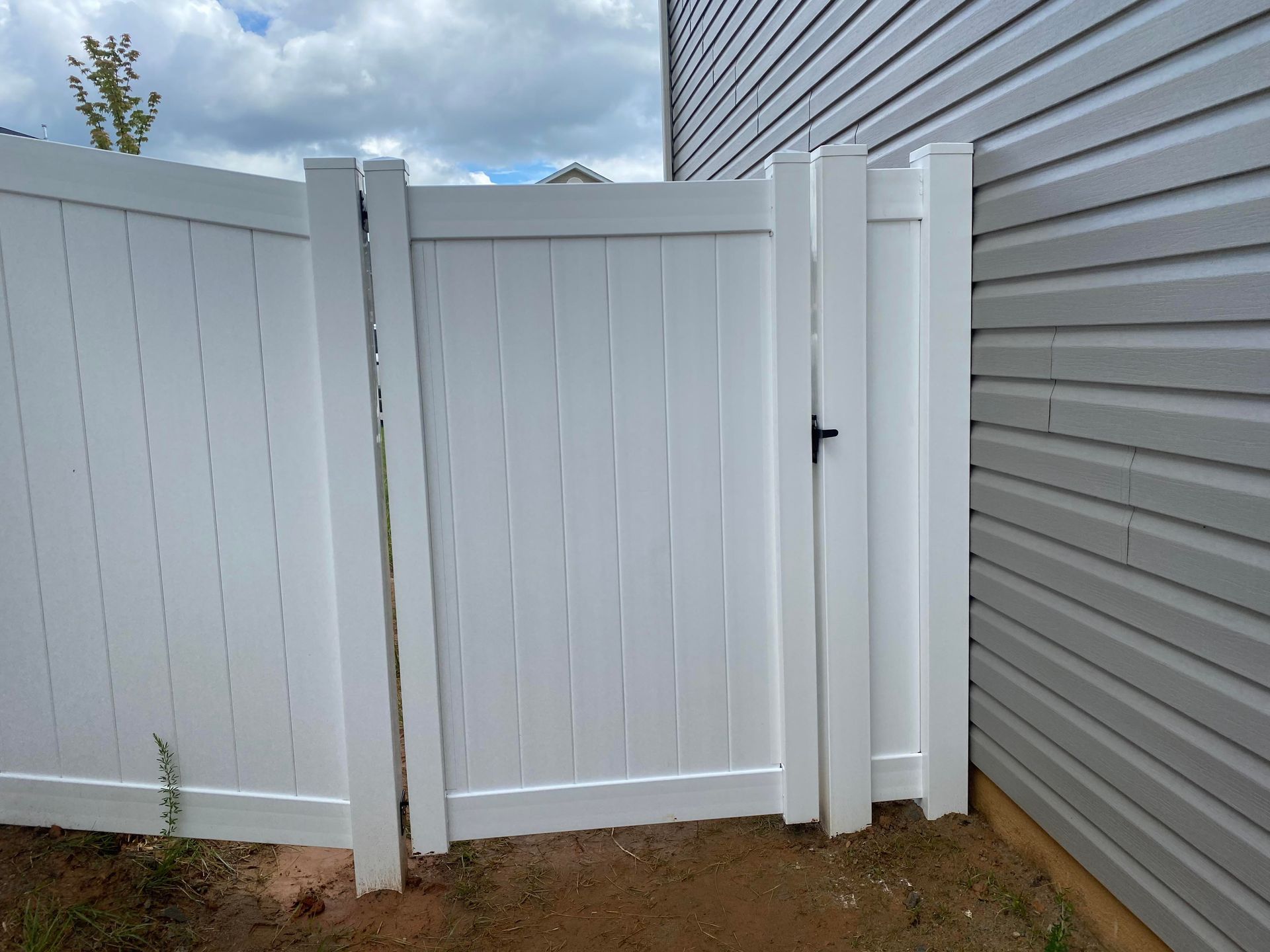 Vinyl fence panels