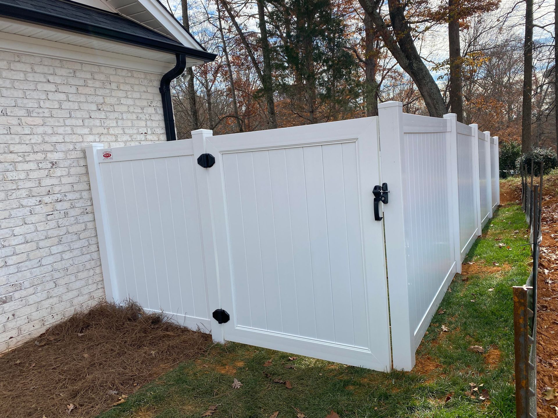 Vinyl fence in white