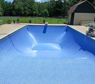 Clean swimming pool