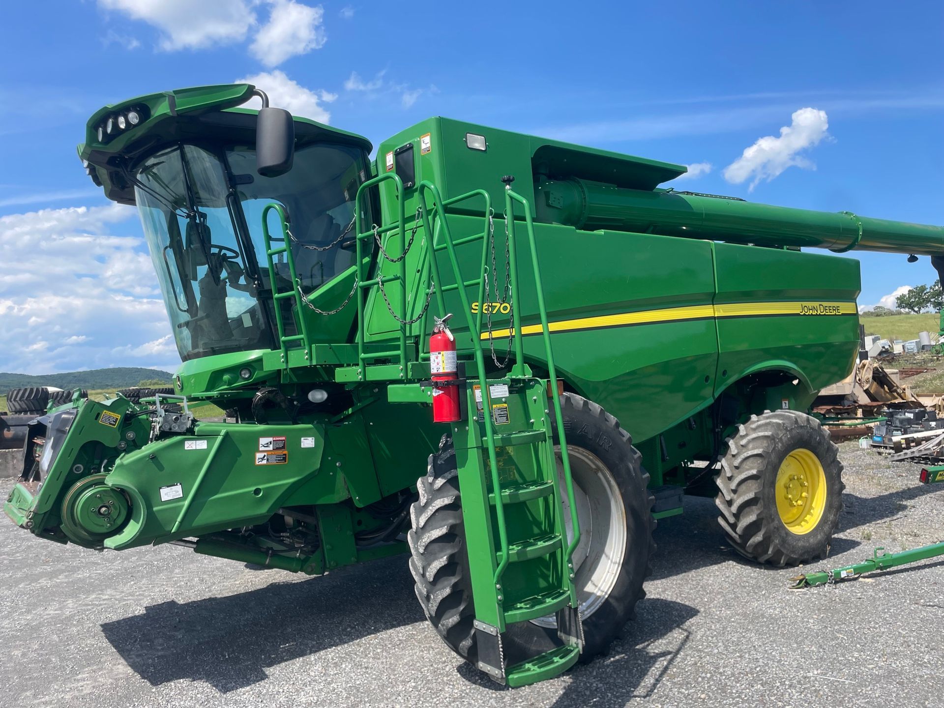 John Deere S670 combine for sale