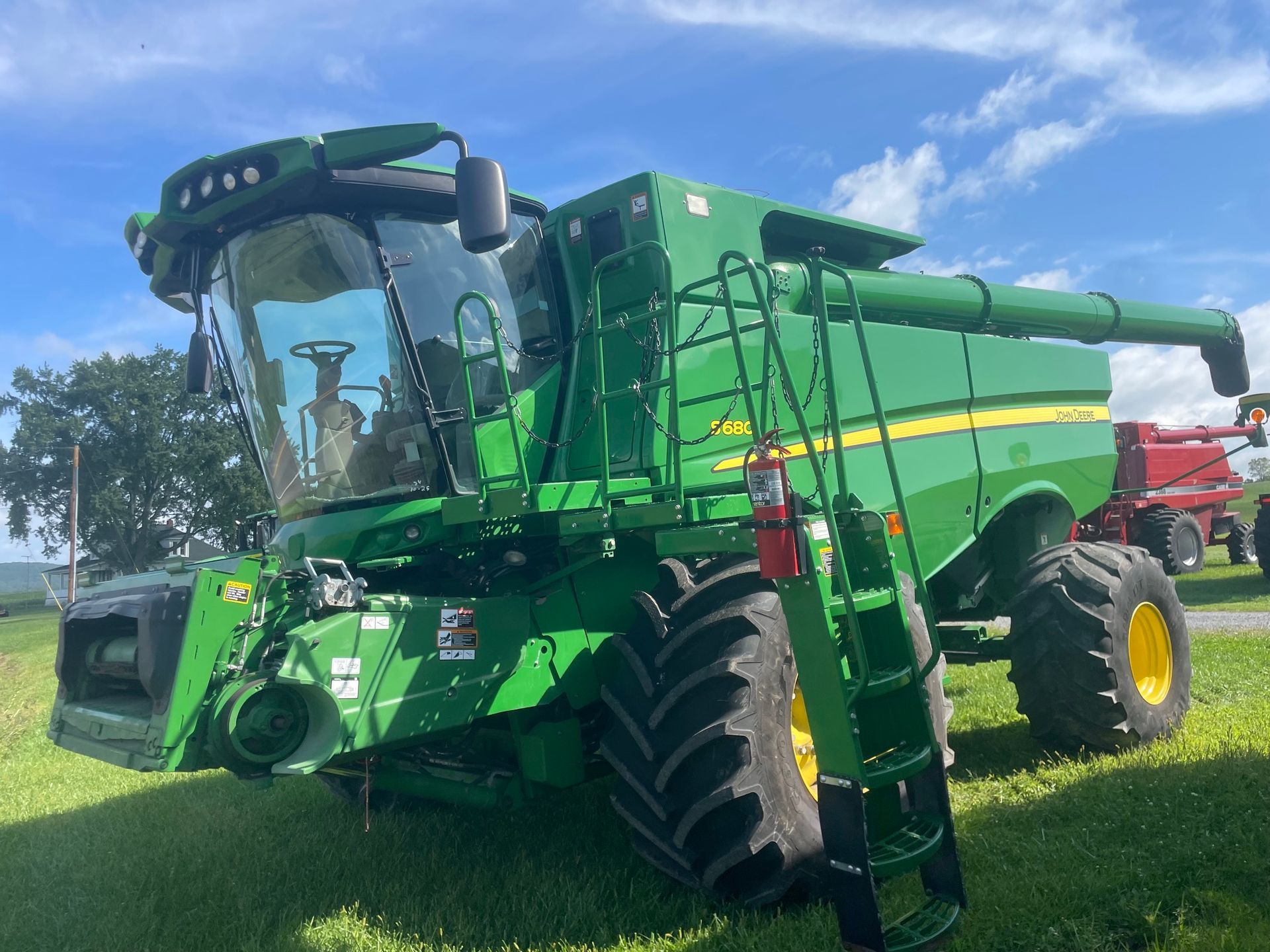 John Deere S680 combine for sale
