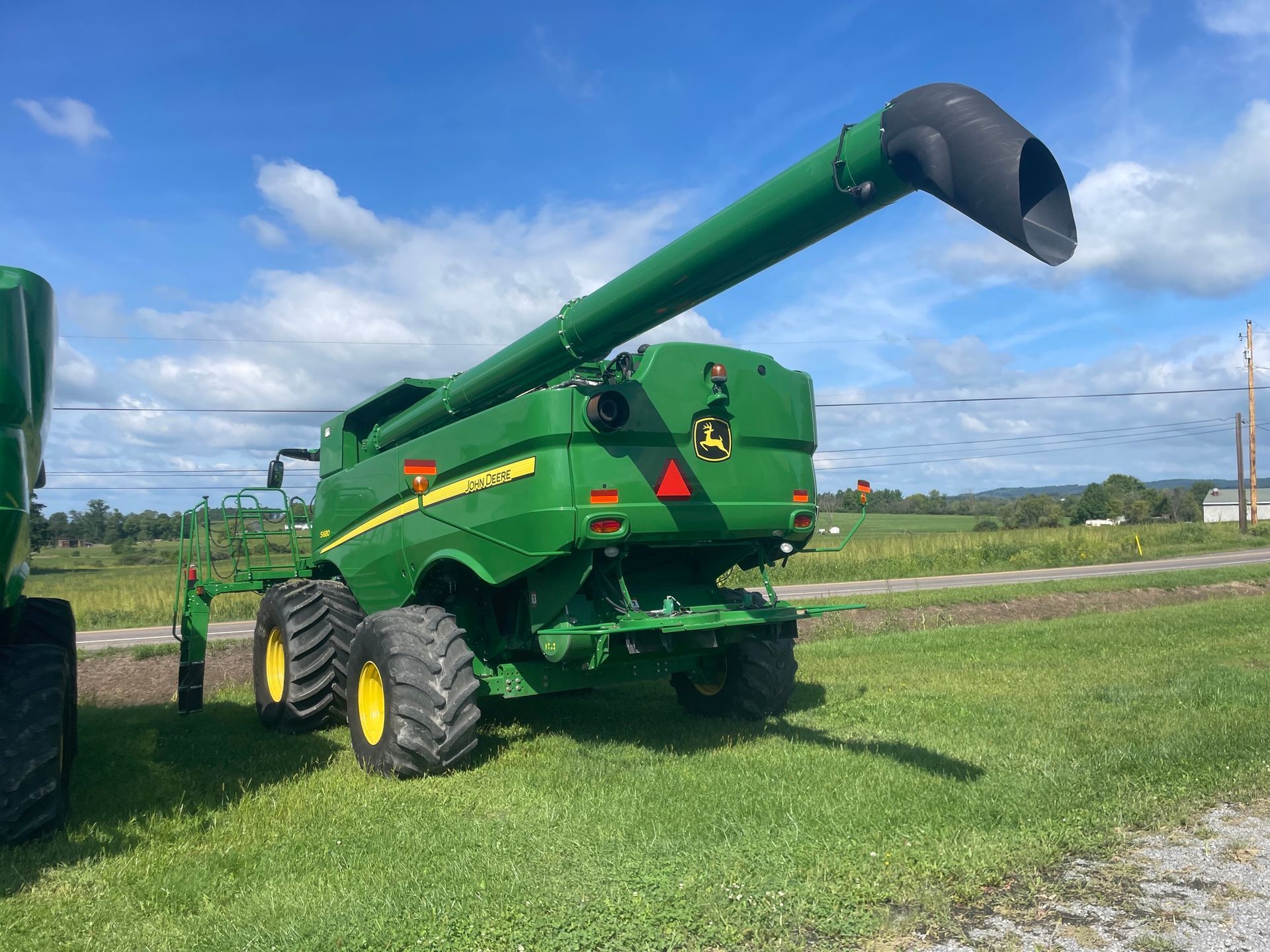 John Deere S680 combine for sale