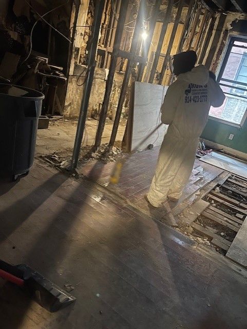 Go to my.websites.hibu.com (construction-debris-removal subpage)
