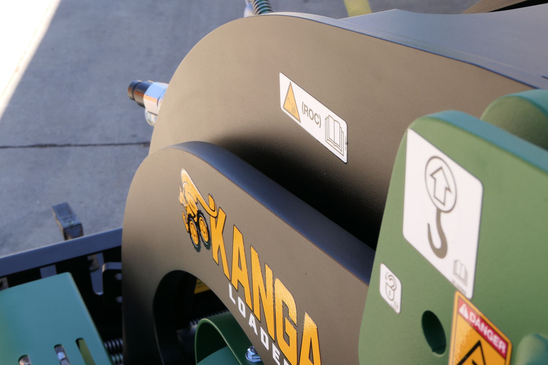 A close-up of a machine that says Kanga on it