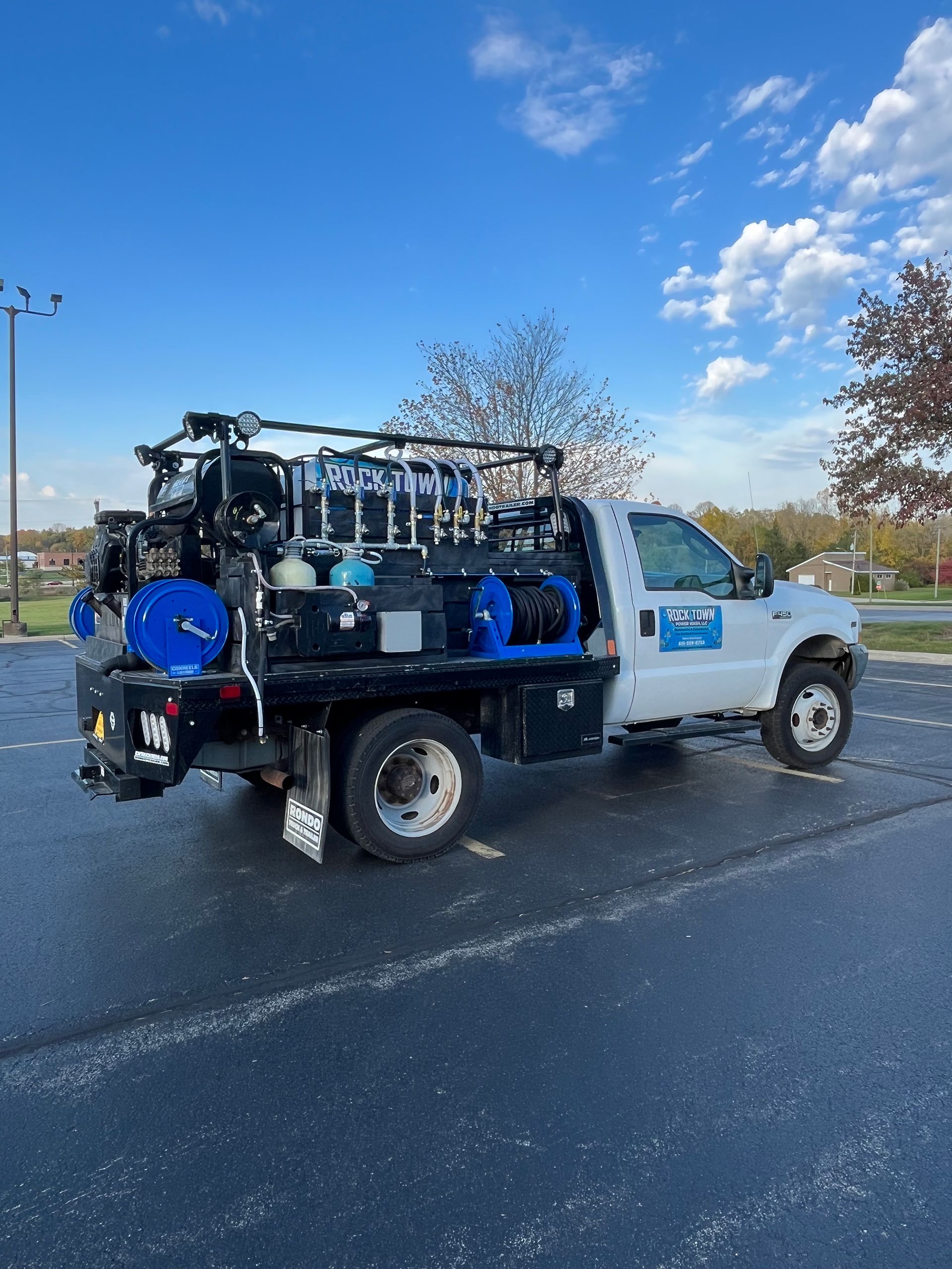 Rock Town Power Wash truck side view