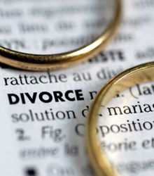 Wedding rings by the word divorce