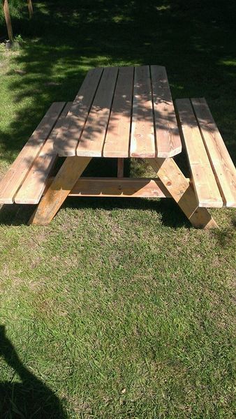 Before outdoors table staining