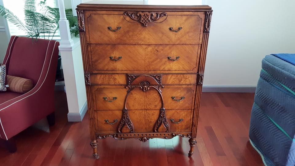 chest of drawers