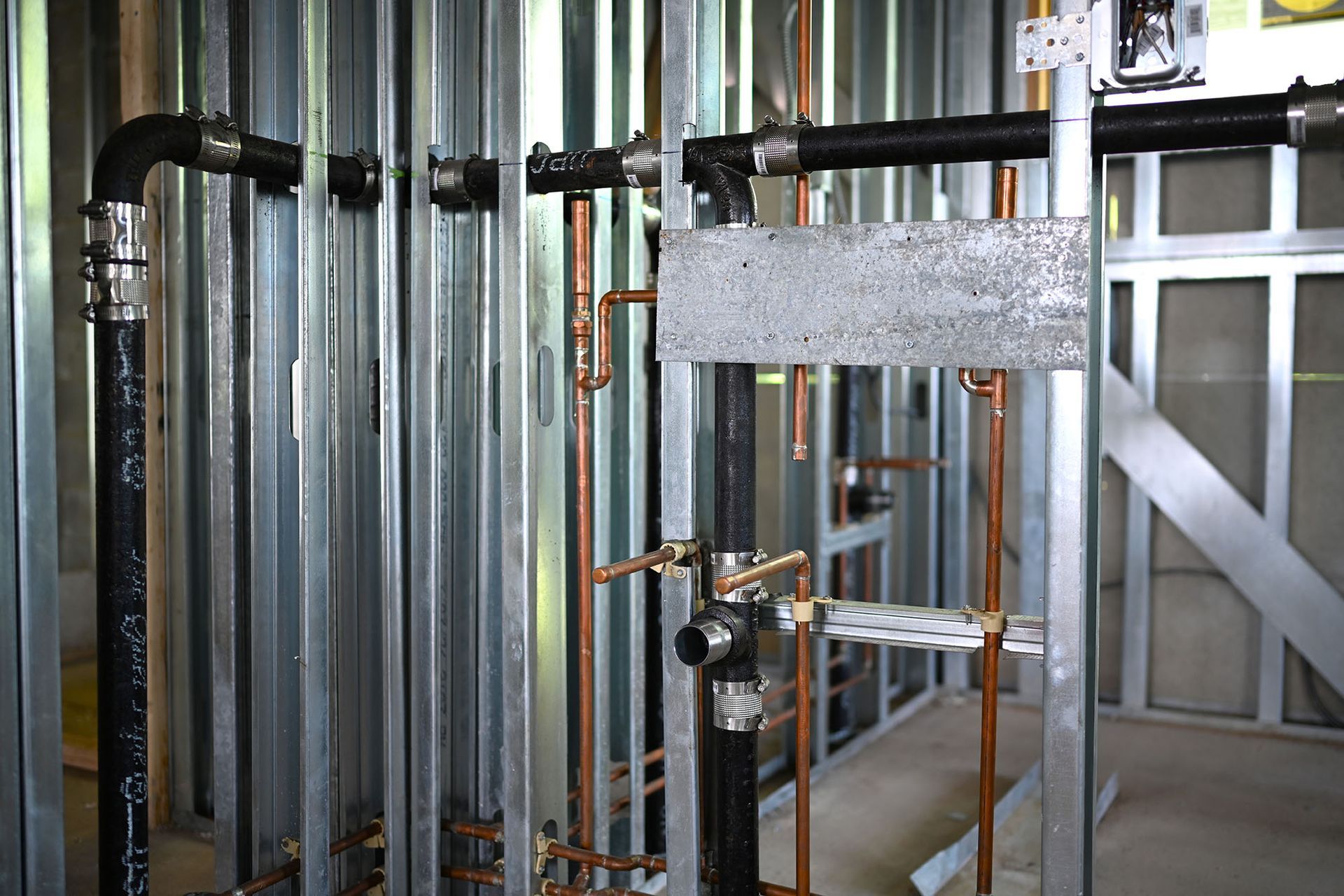 A room with a lot of pipes in it