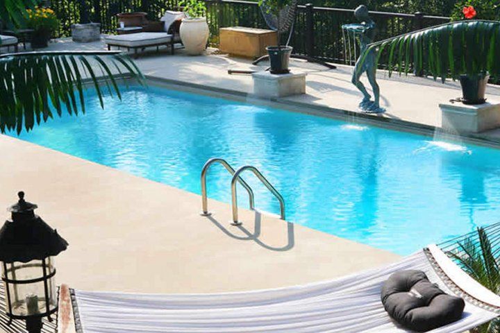 Clean swimming pool