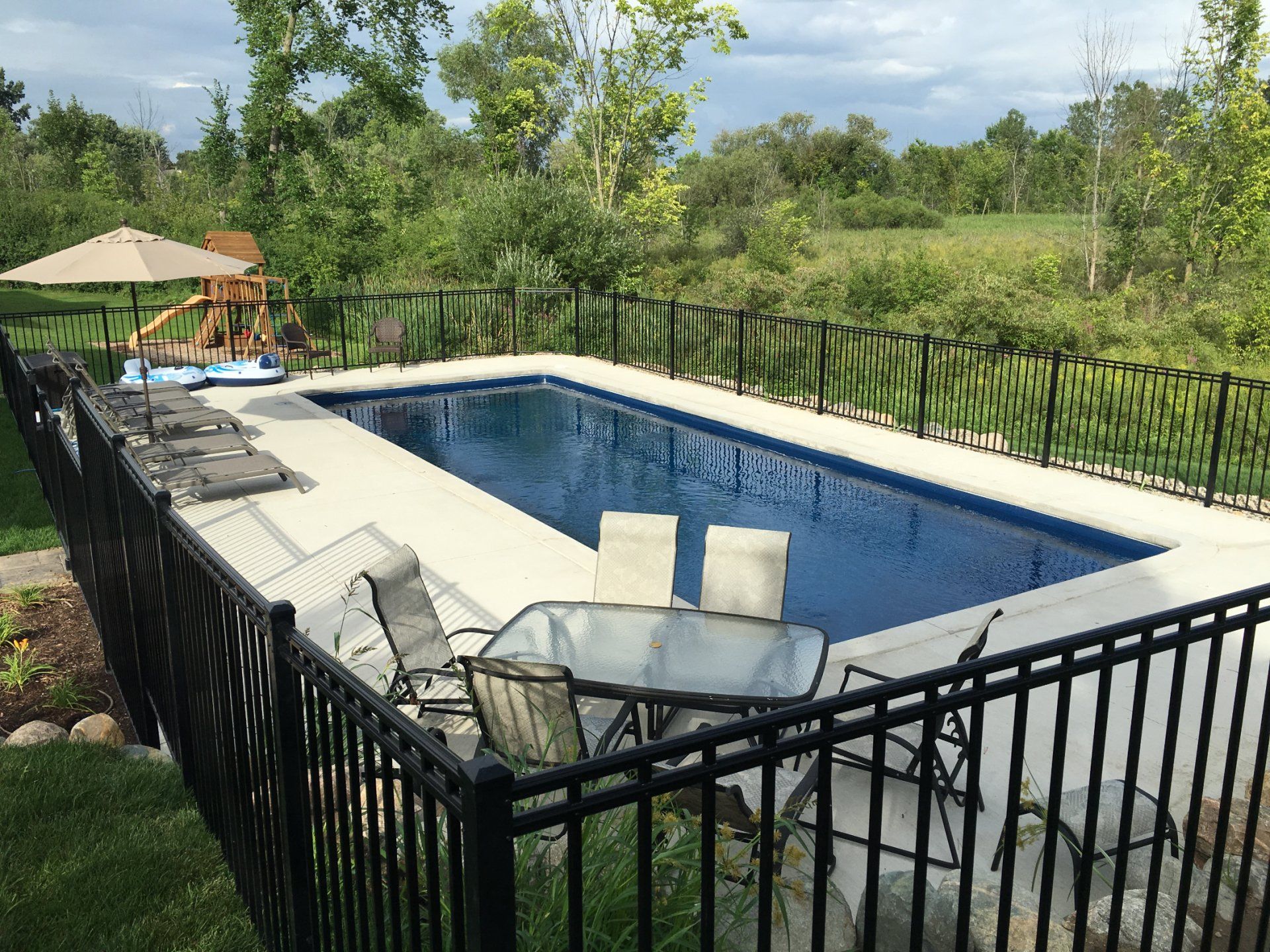 Rectangular swimming pool