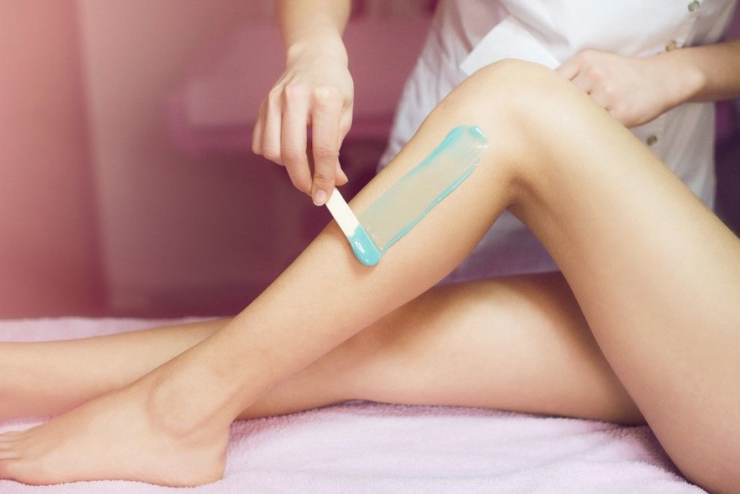 Waxing of leg