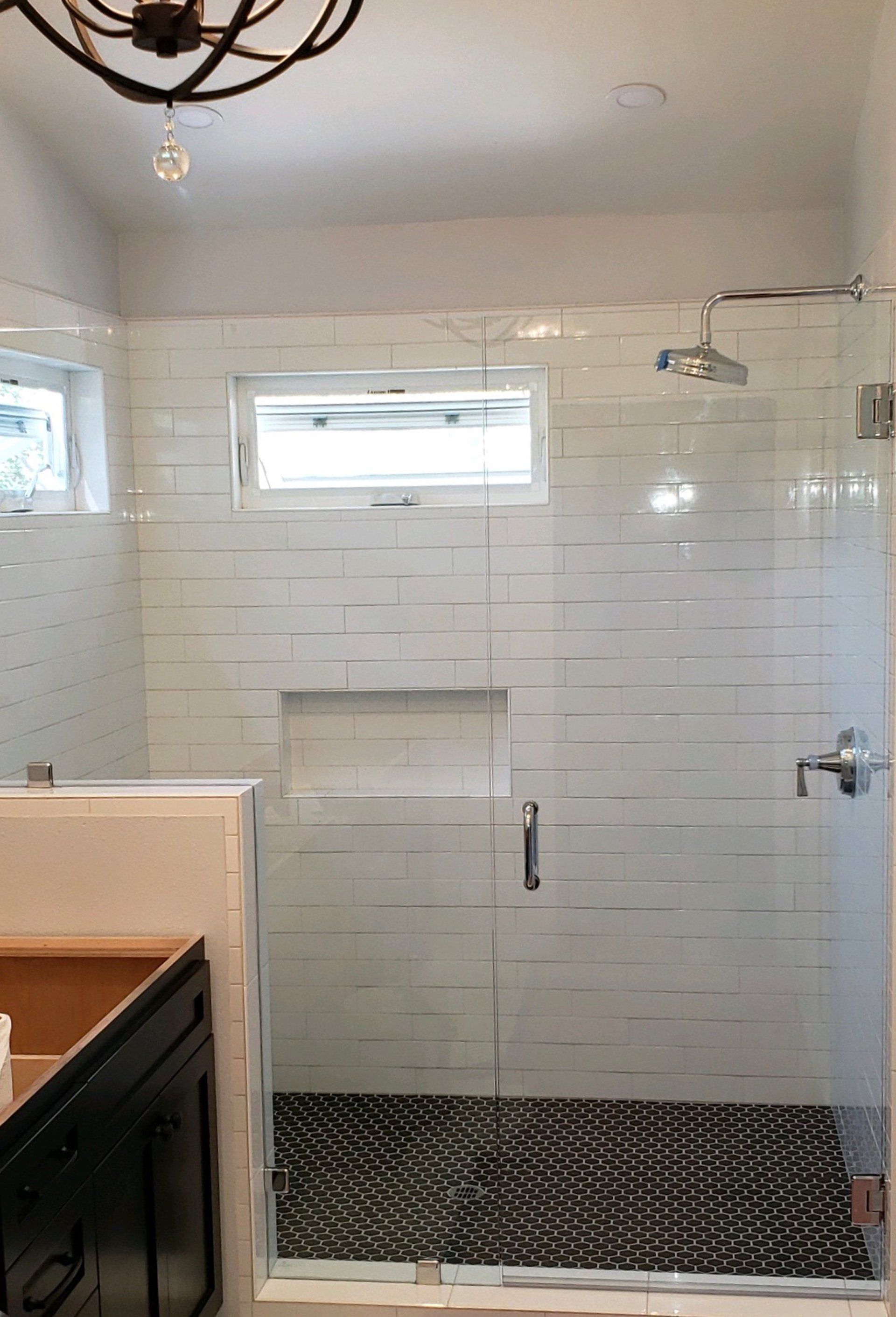 Shower glass enclosure