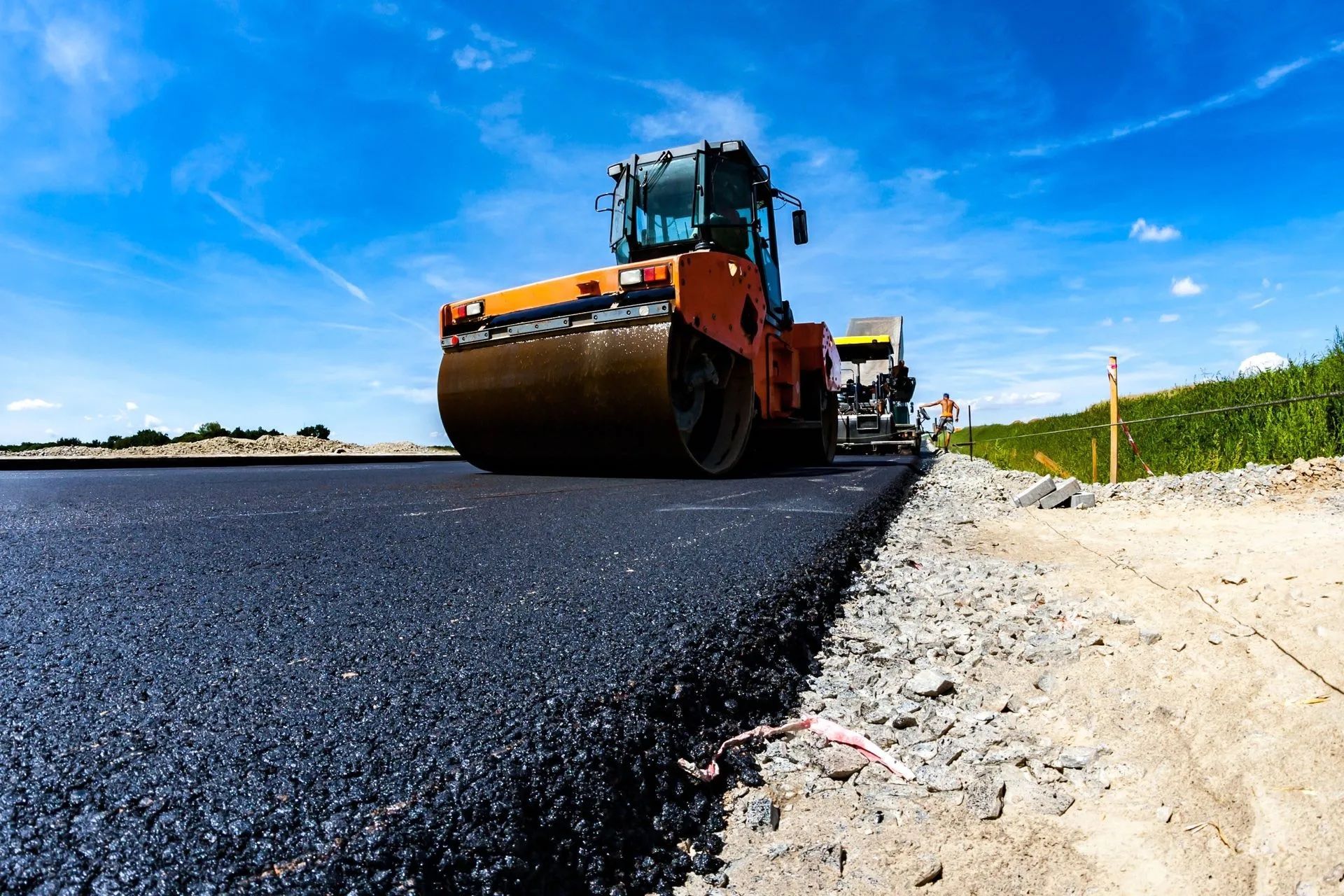 Top Reasons to Invest in Commercial Asphalt Paving for Your Business