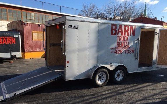 Enclosed cargo trailer