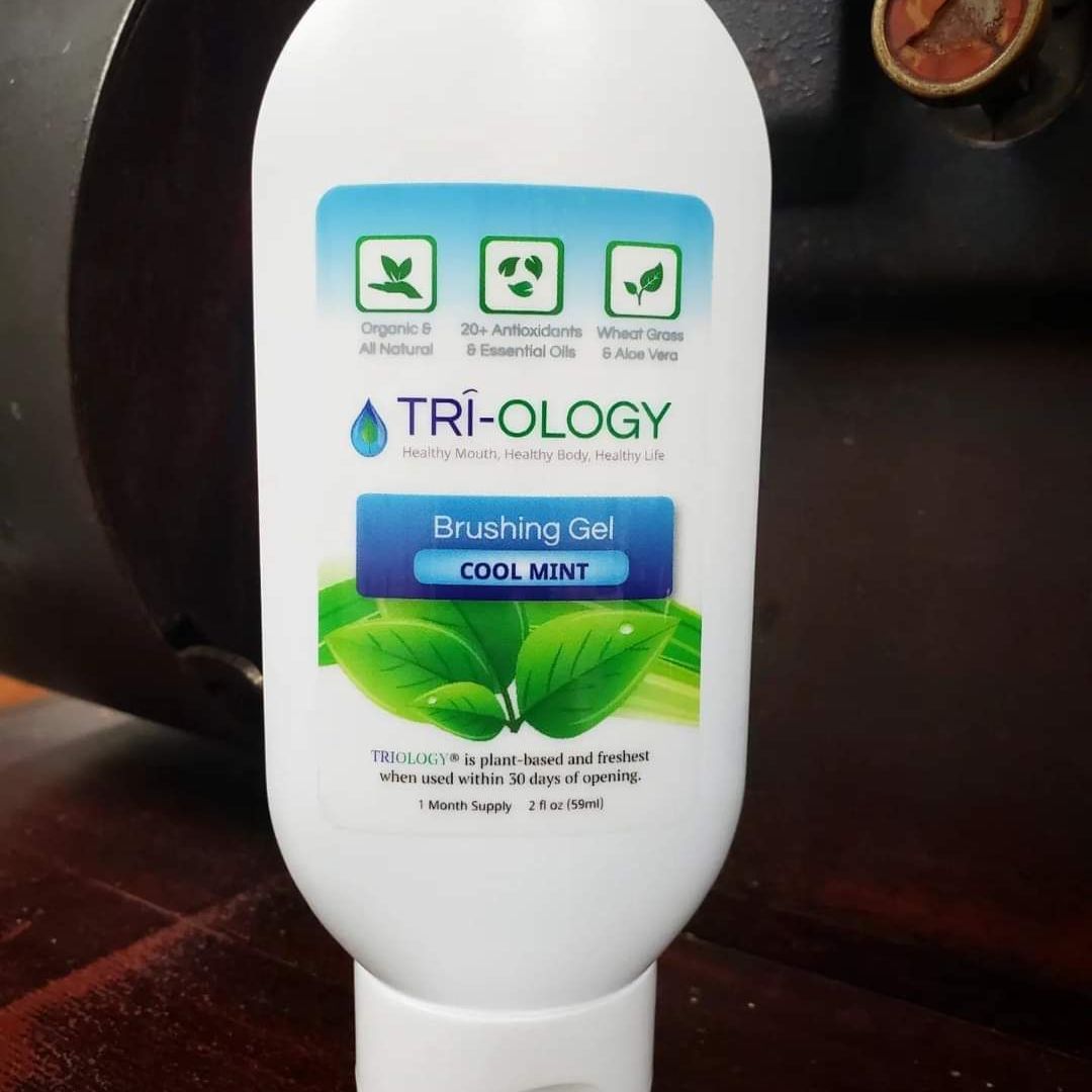 Triology Brushing Gel