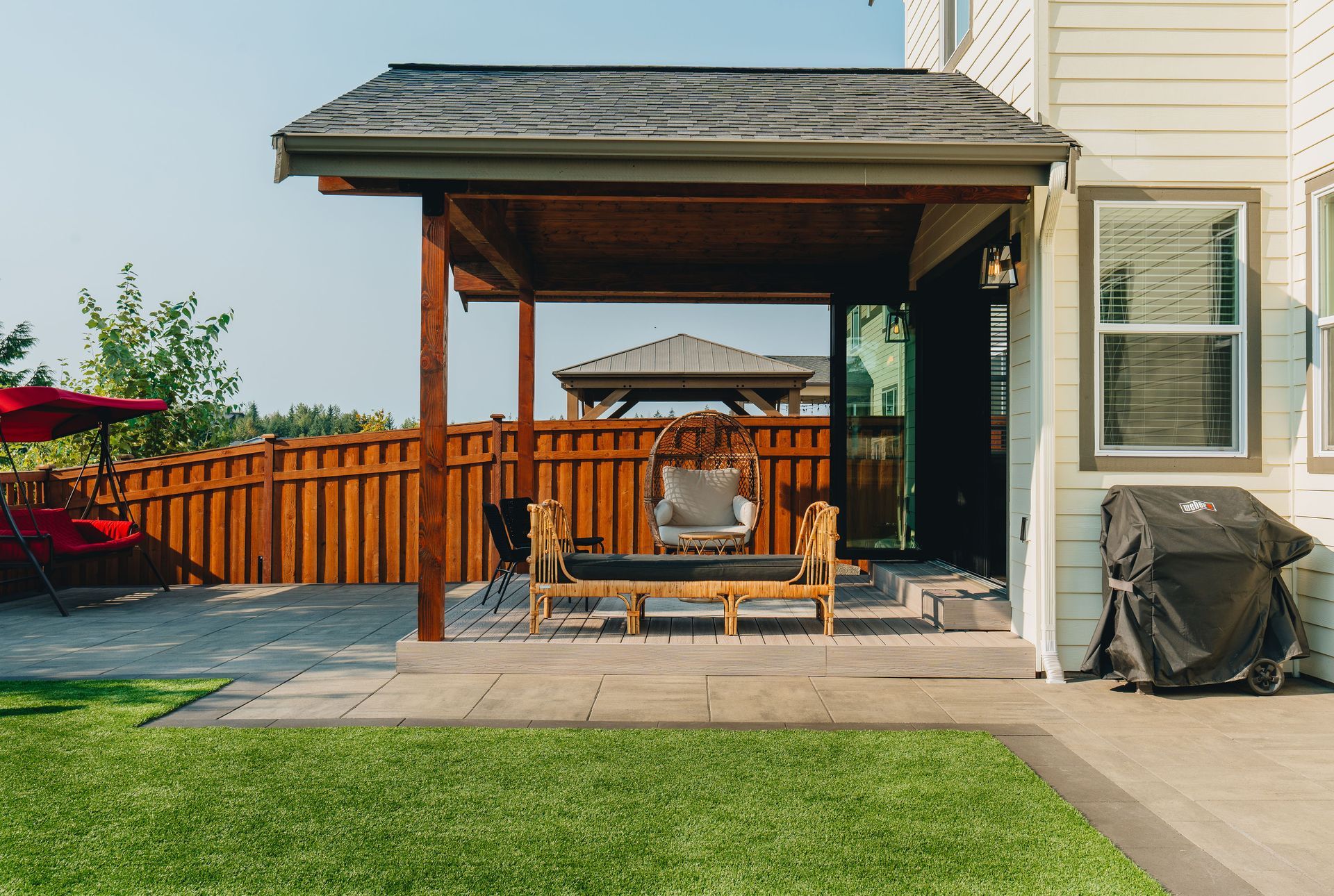 A charismatic outdoor view of the Le project