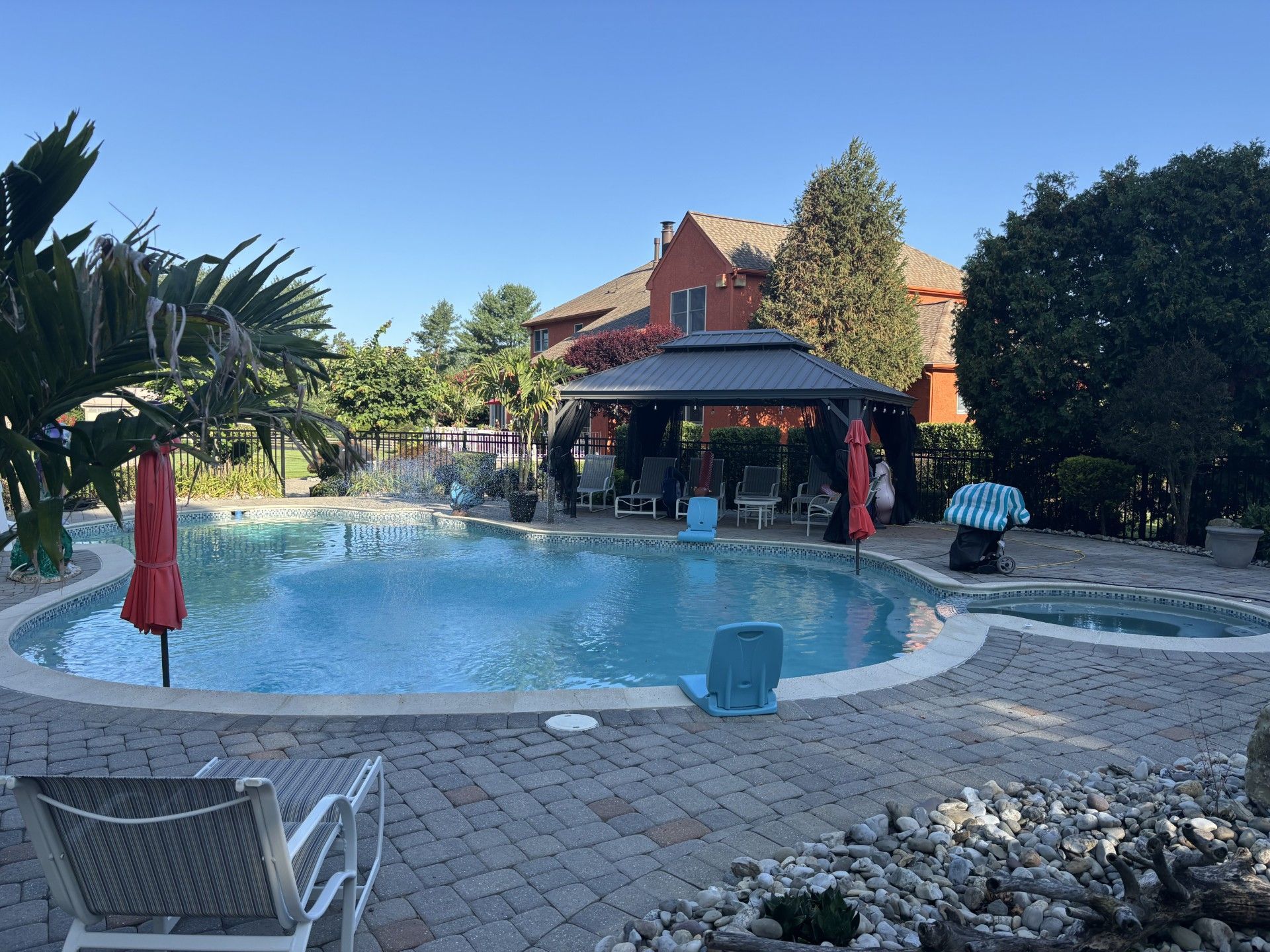3 Ways a Pool Increases Your Home's Curb Appeal