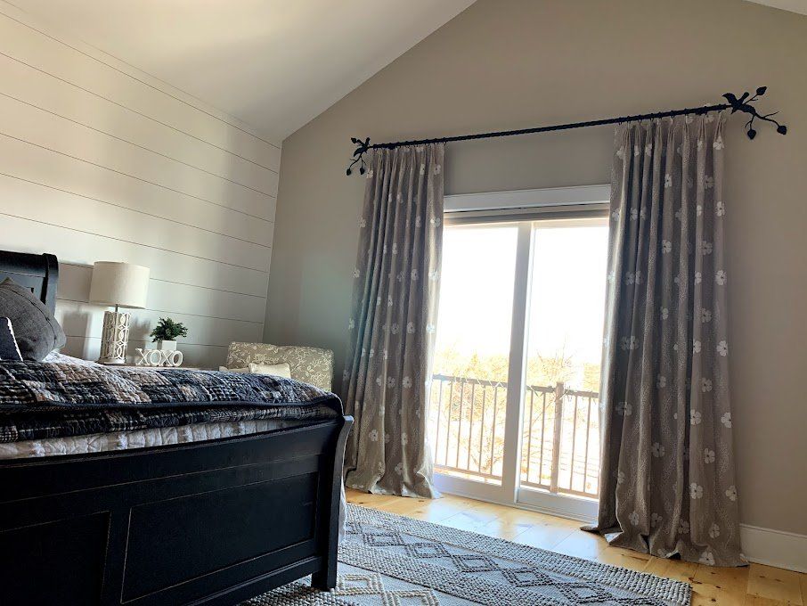 Pinch peat drapery panel