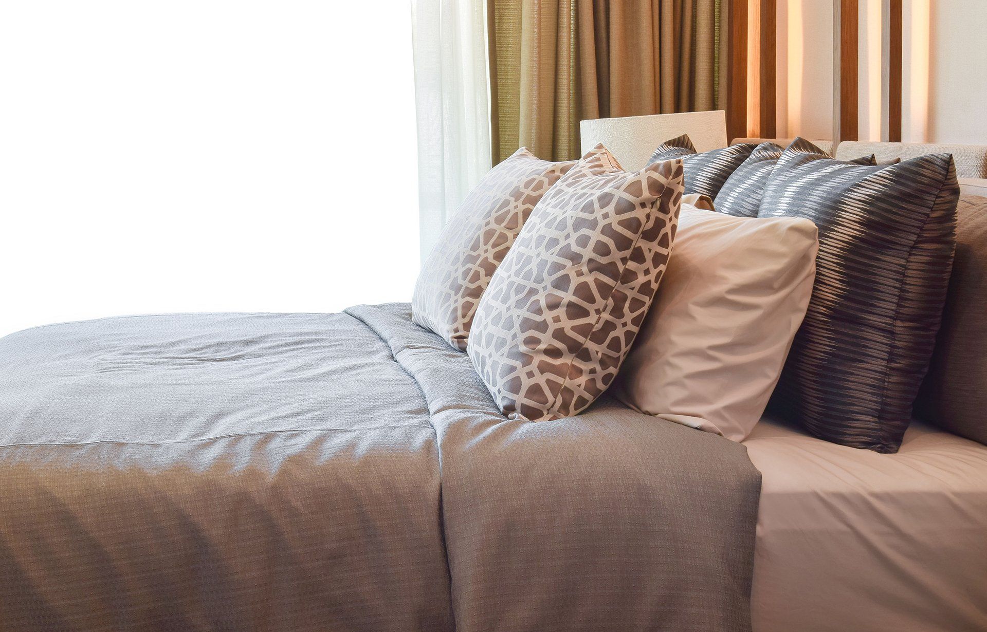 throw pillows, bedding