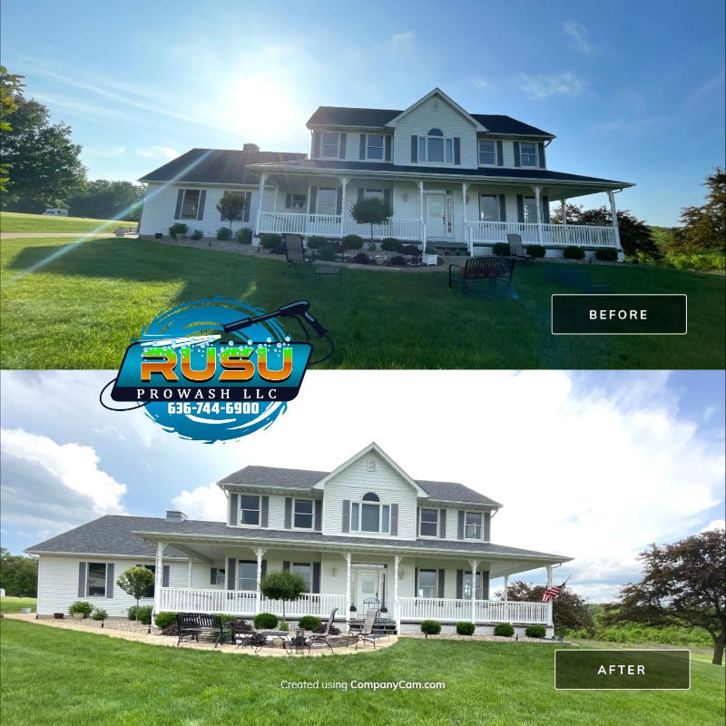 A picture of a house before and after being cleaned by prowash llc