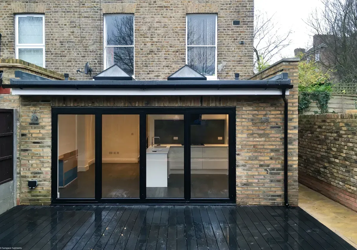 Slim-sightline thermally broken aluminum bi-fold door frames