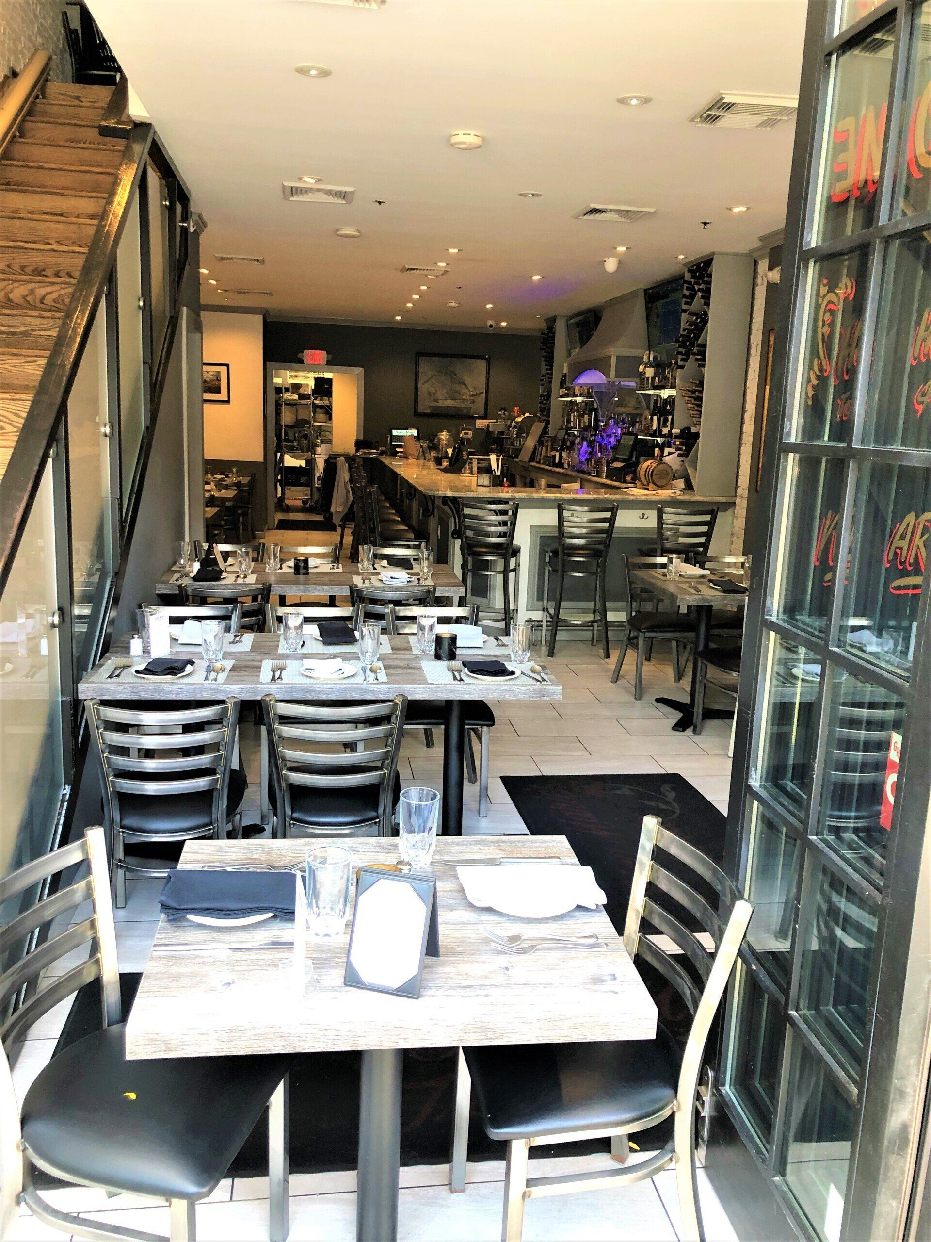 Restaurant outdoor and indoor dining