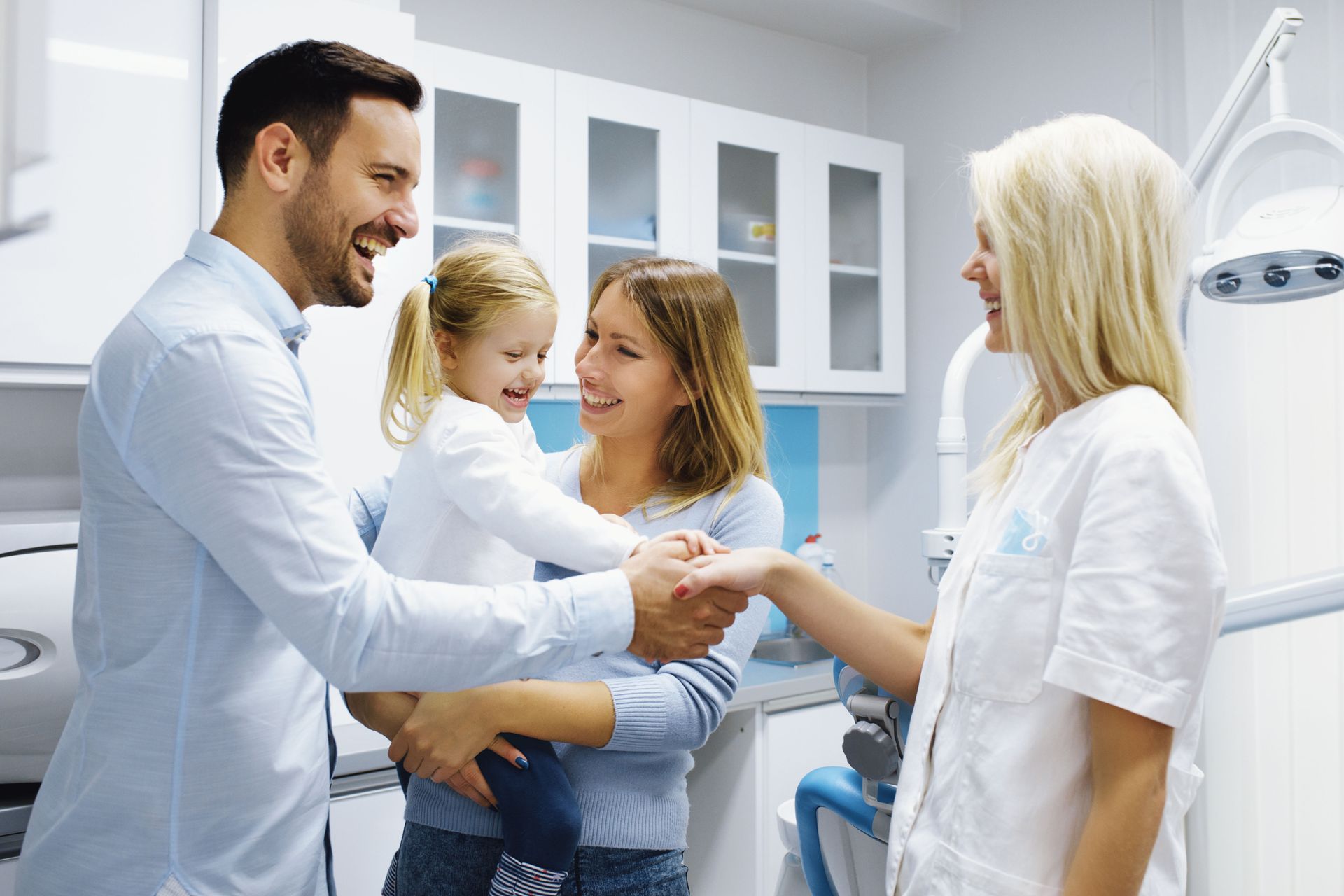 How Family Dentists Support Families With Comprehensive Care