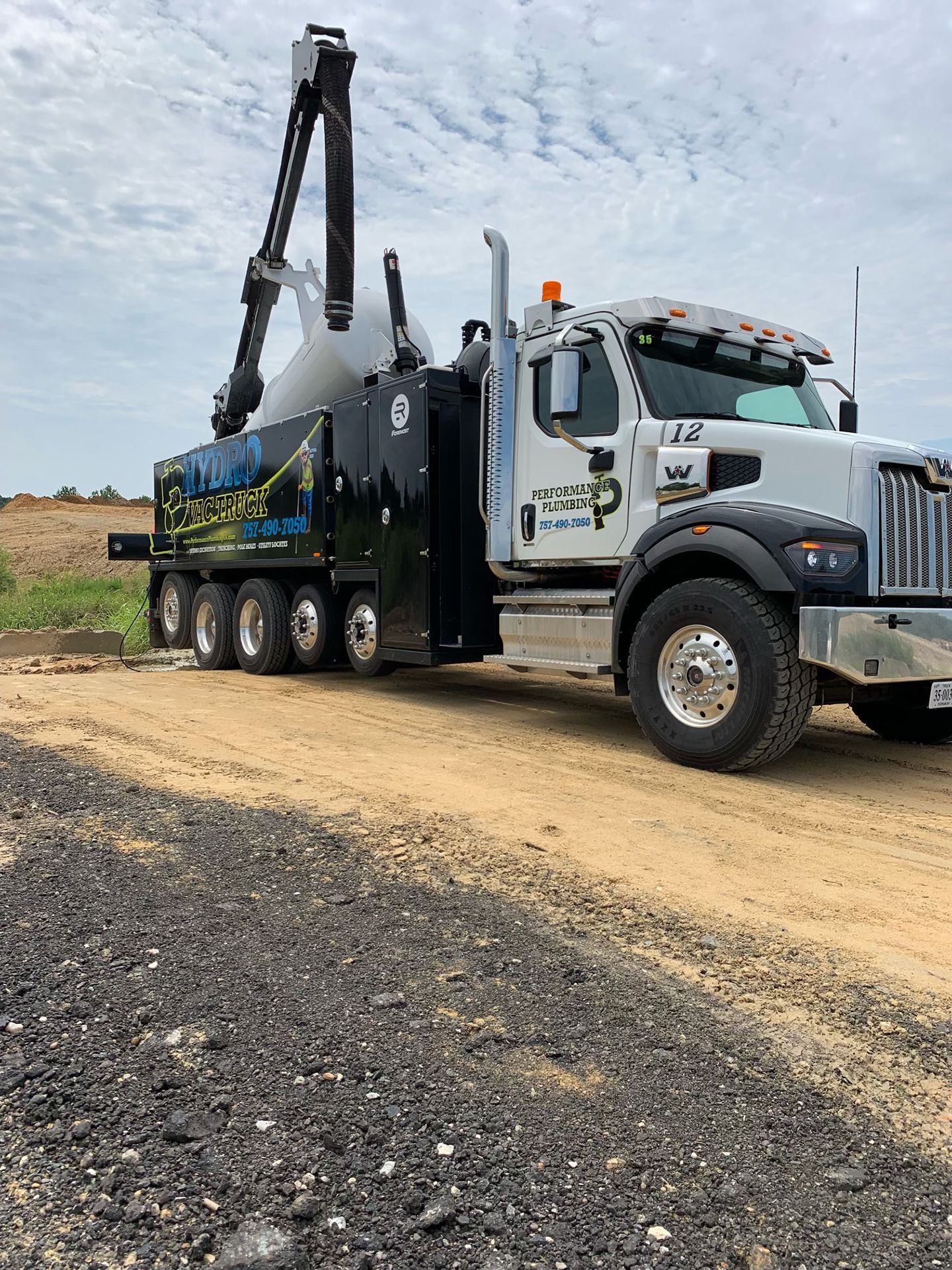 Commercial hydrojetting truck