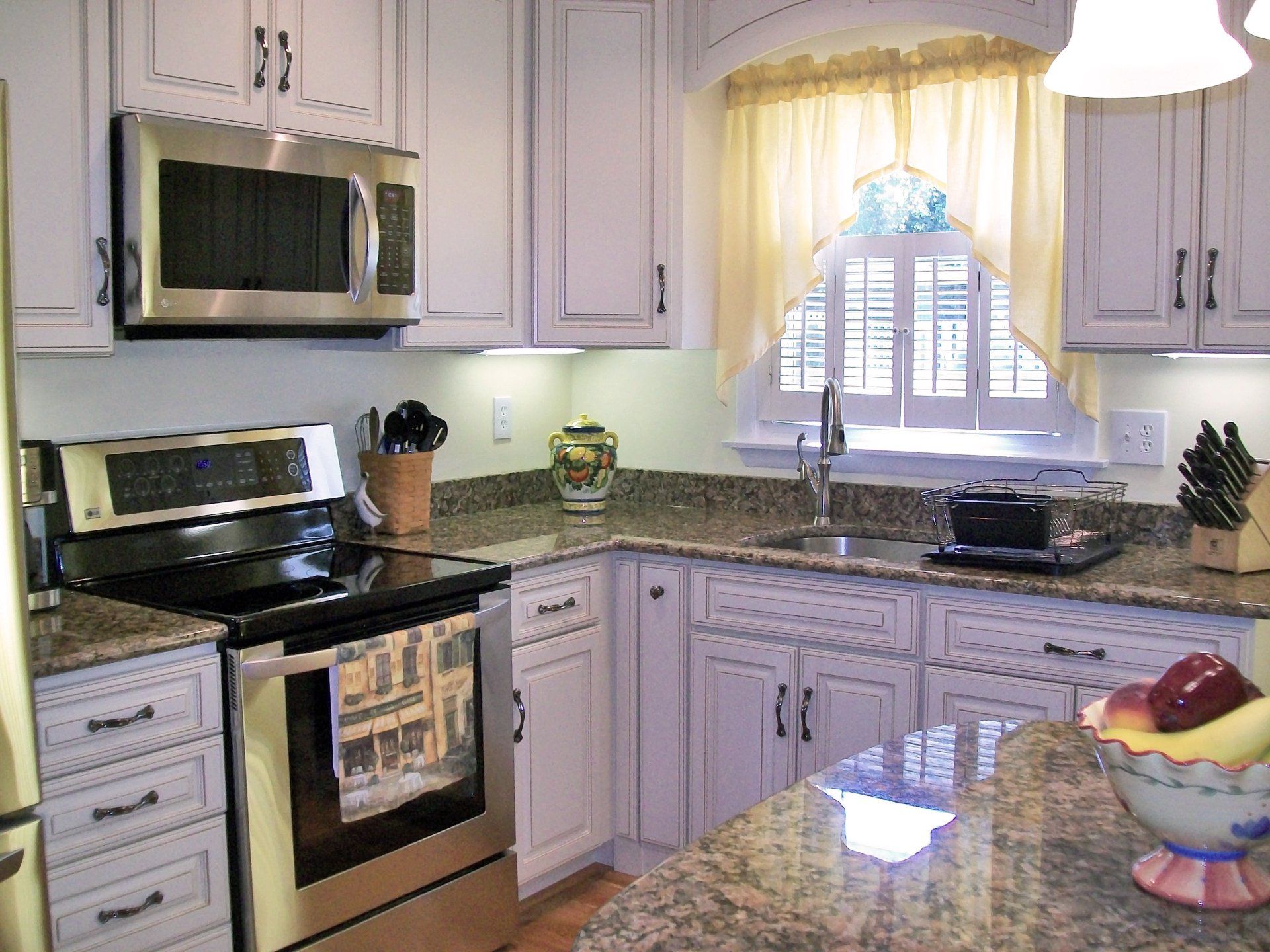 Kitchen cabinets and countertops