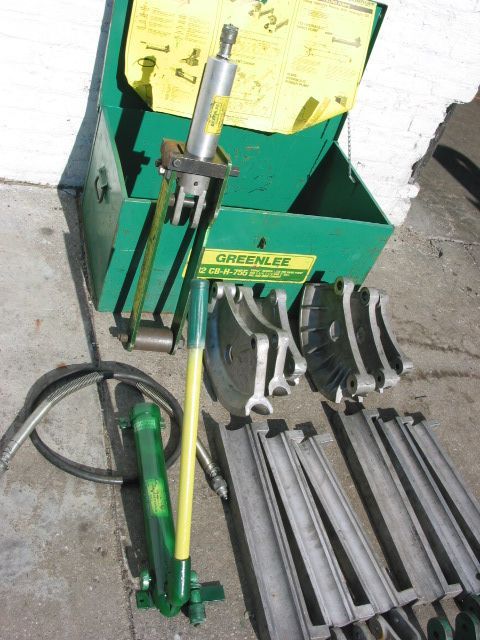 A green box with the word green on it