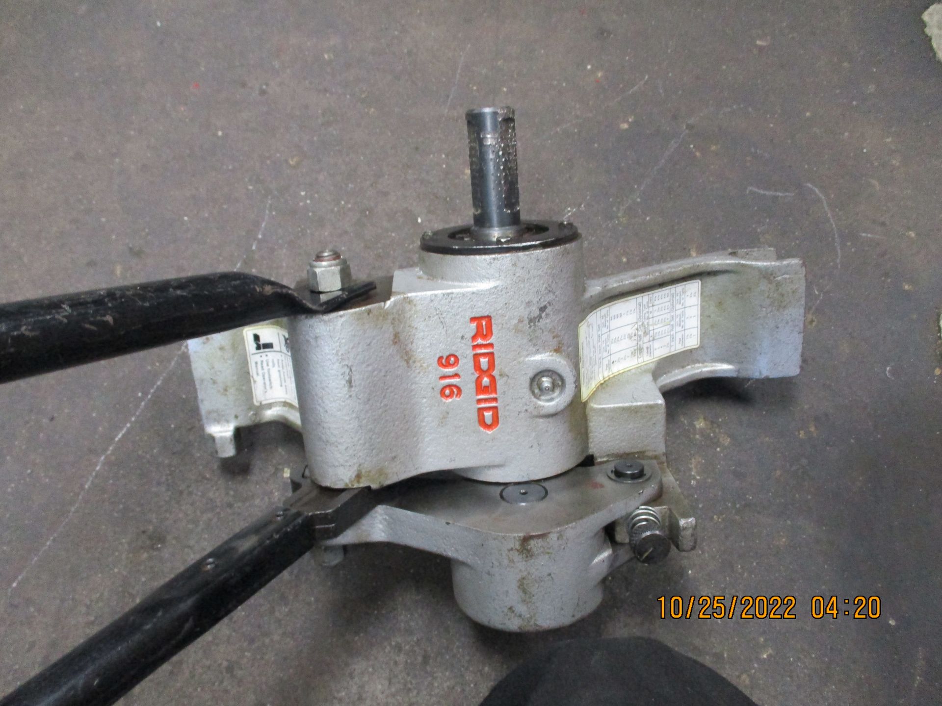 A pair of pliers that says ridgid on it