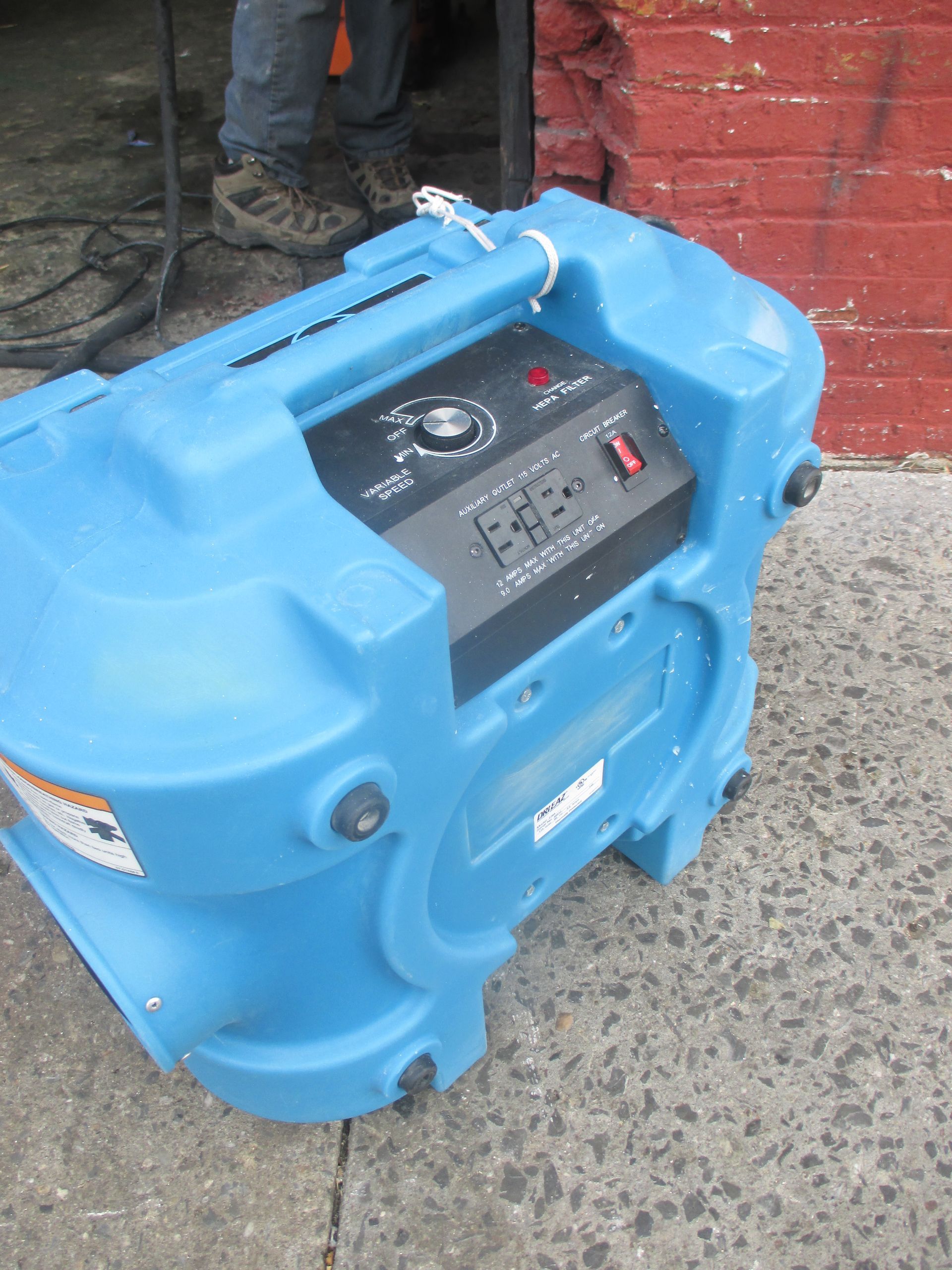 A blue box with the word prince on it