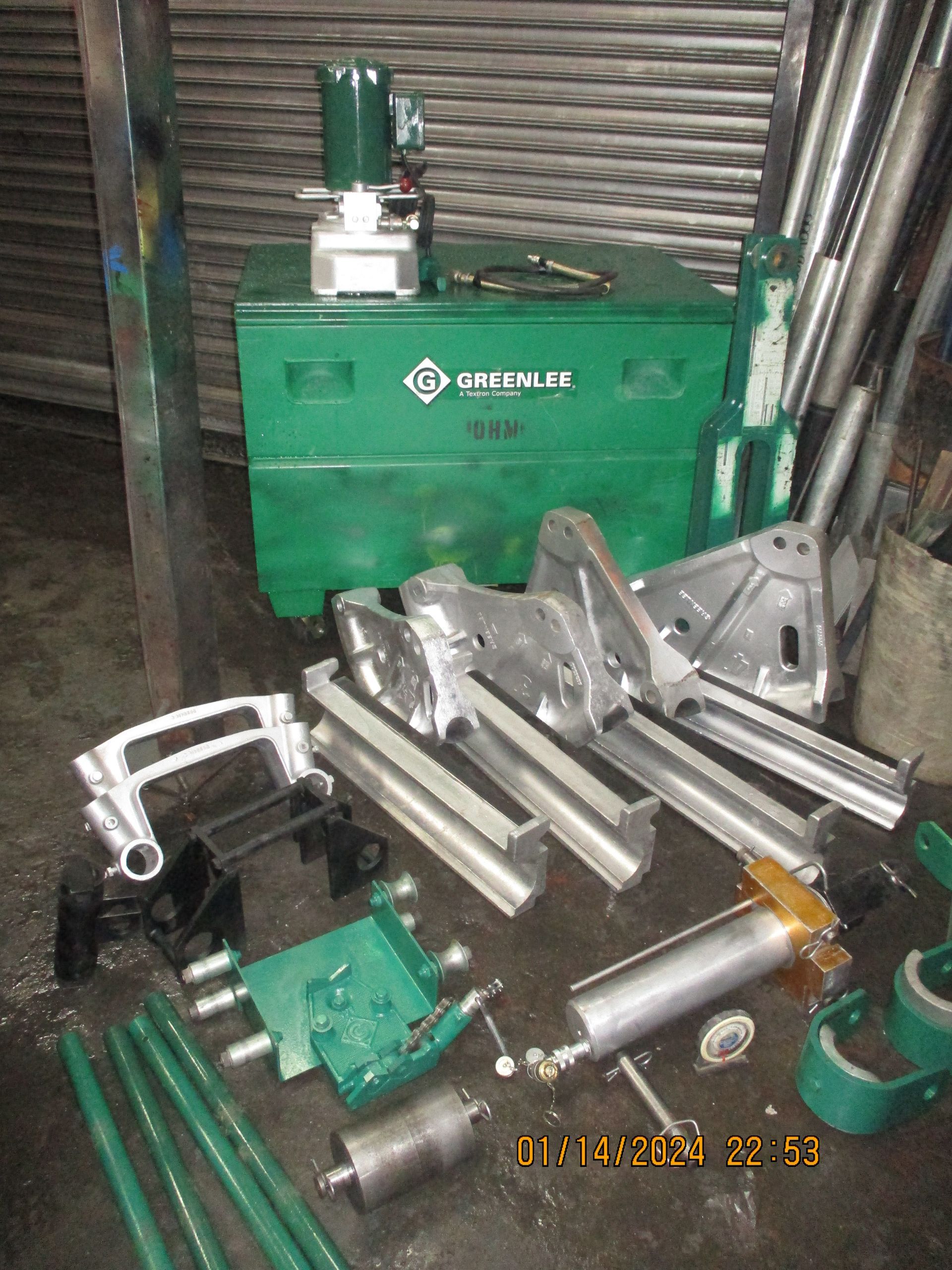 A green box with the word chemlift on it