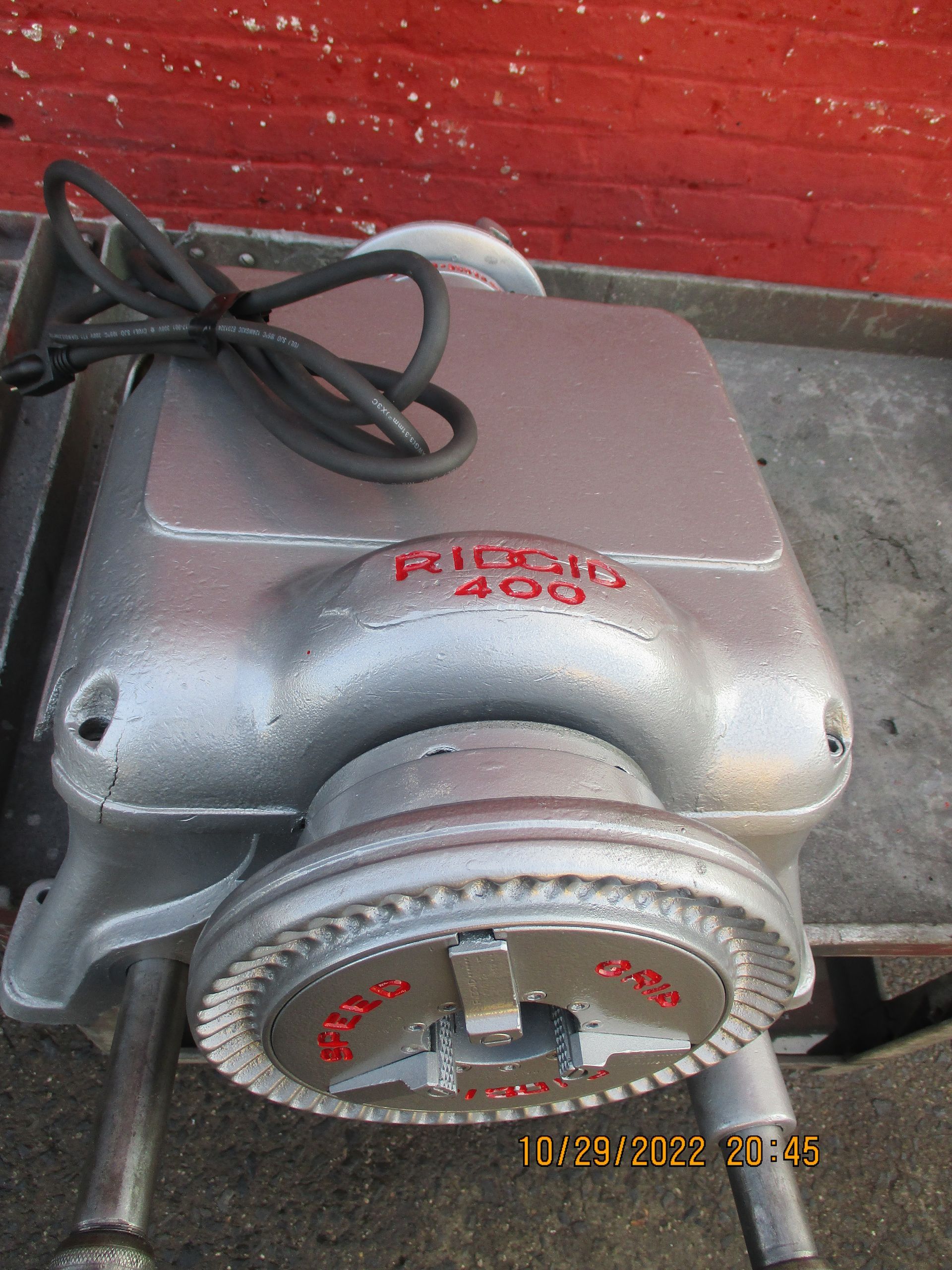 A machine that has the word ridge on it