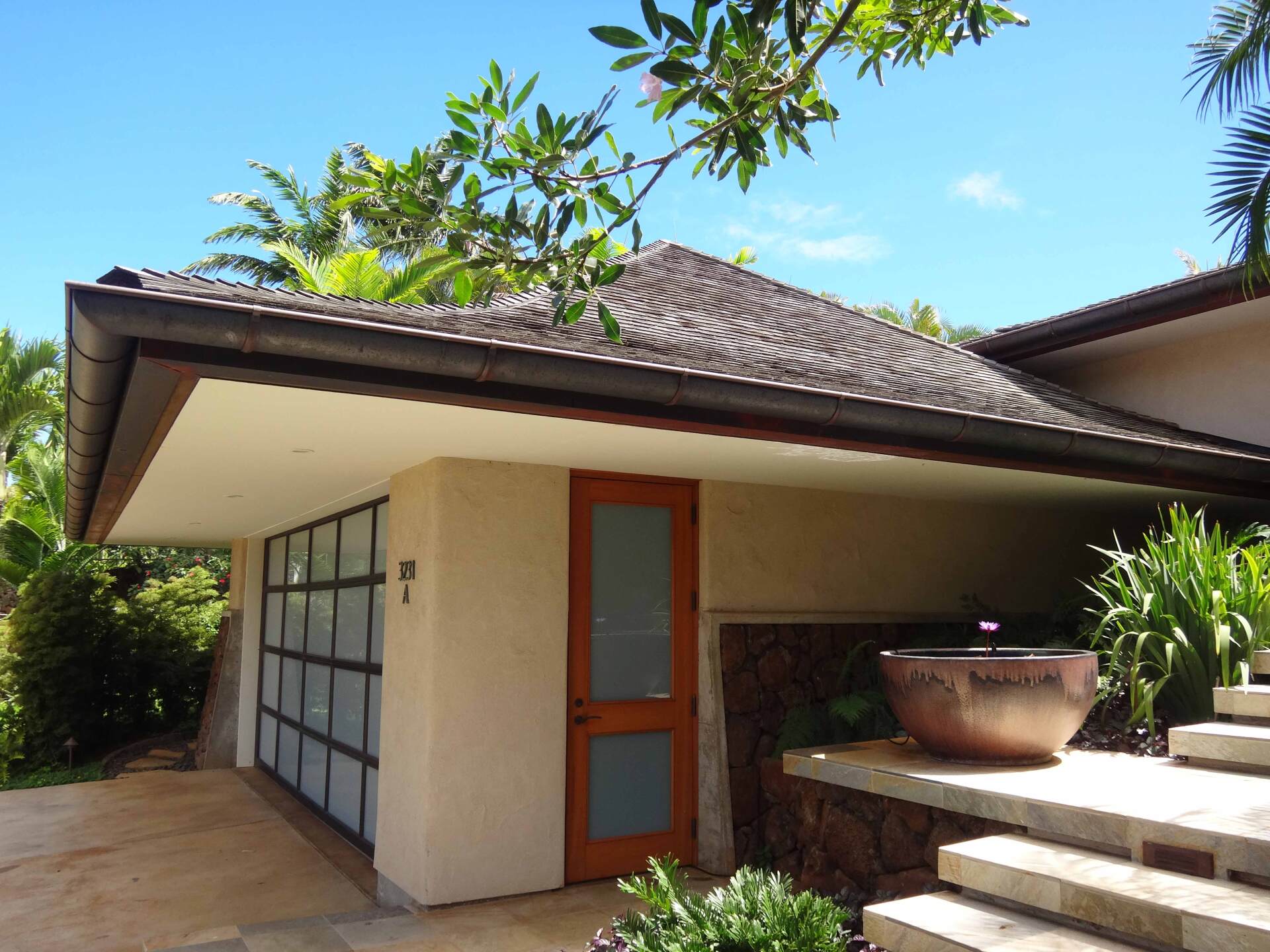 Half round copper gutters