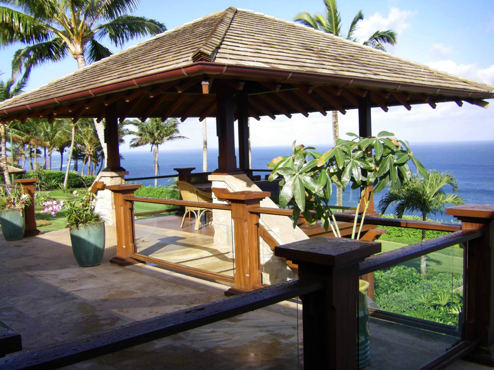 Copper seamless gutters