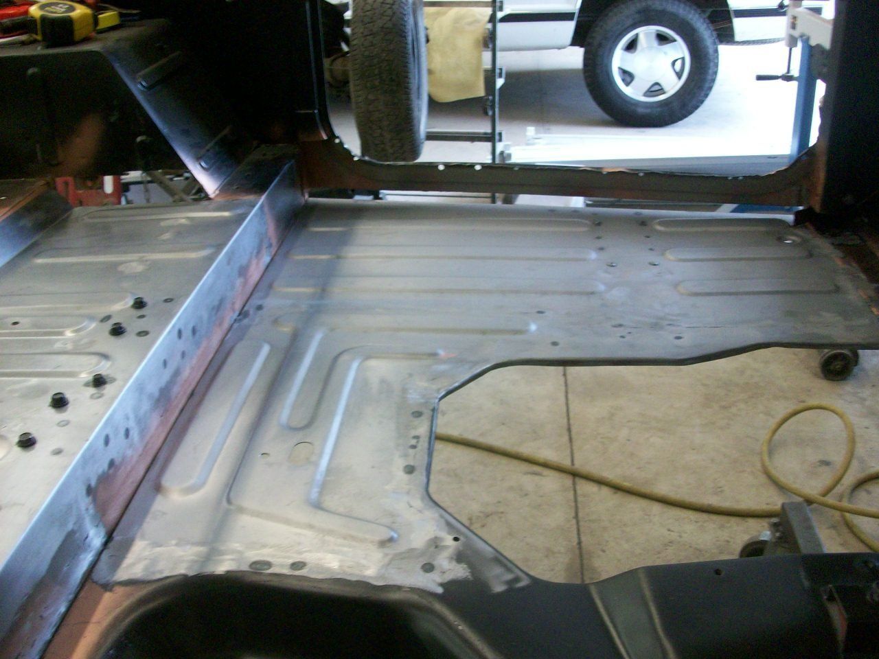 Unrepaired car parts