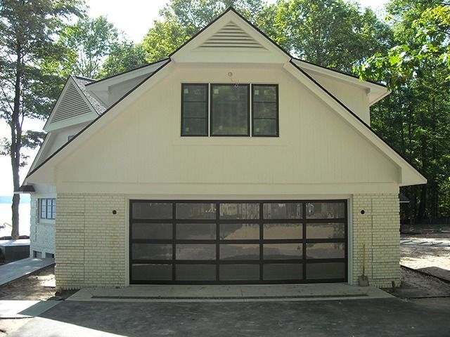 Residential overhead doors