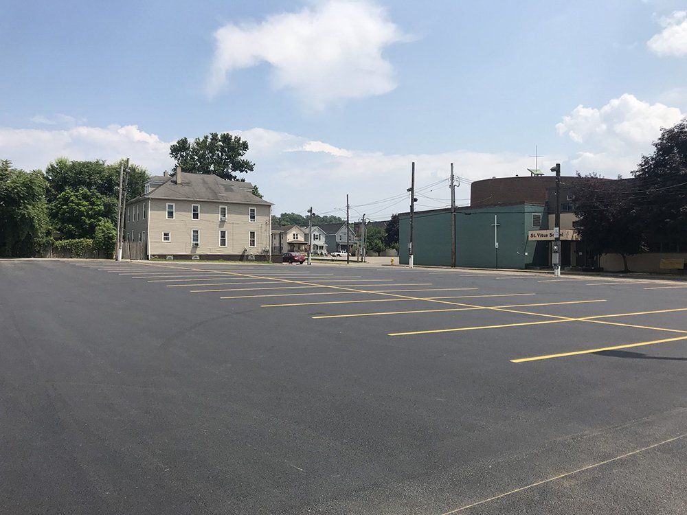 Asphalt paving