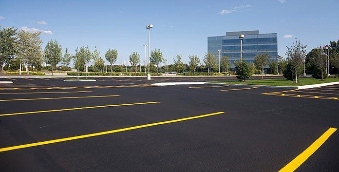Asphalt paving