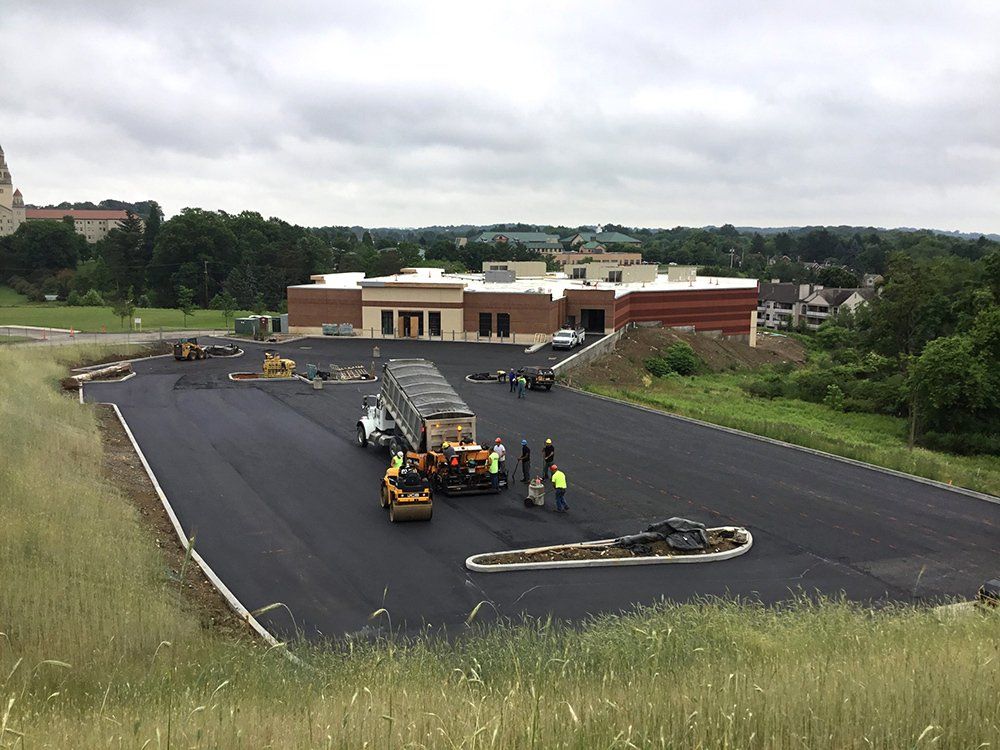 Asphalt paving