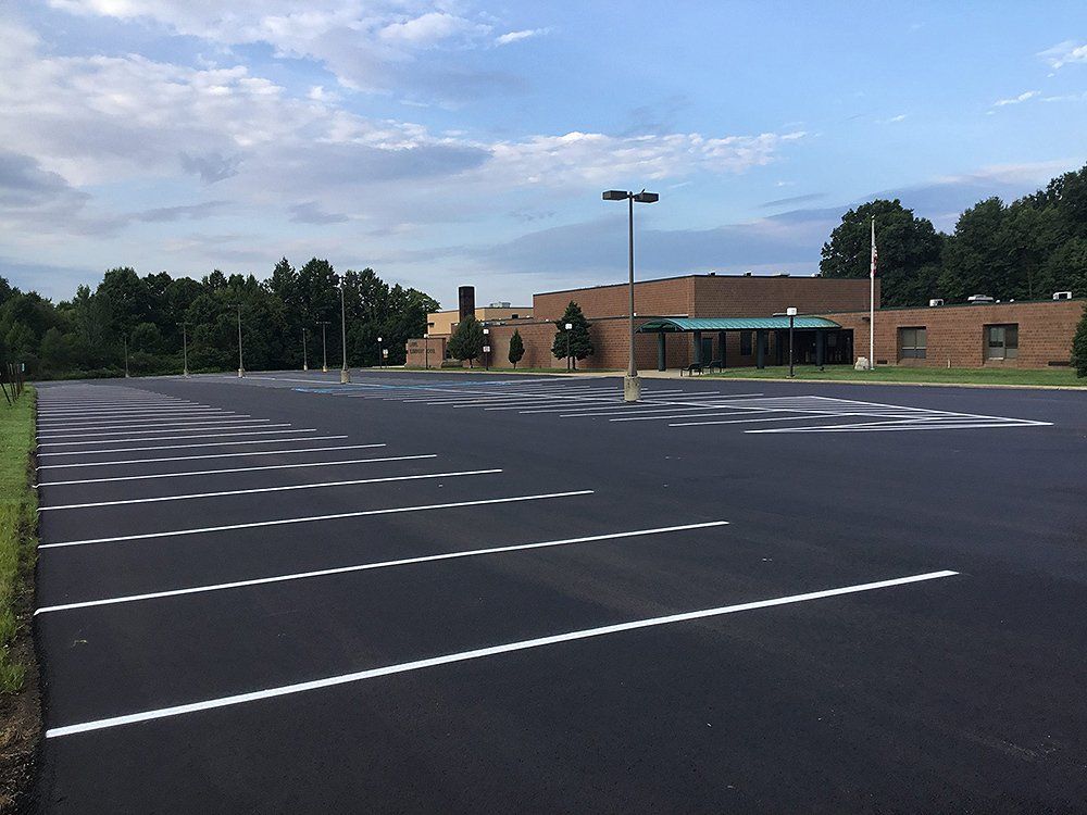 Asphalt paving