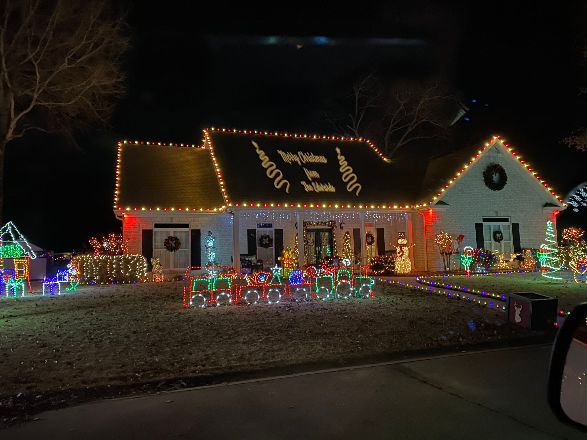Outdoor holiday lights