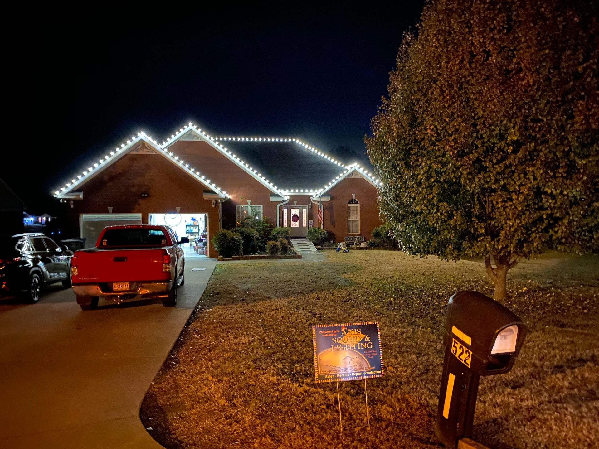 Outdoor holiday lights