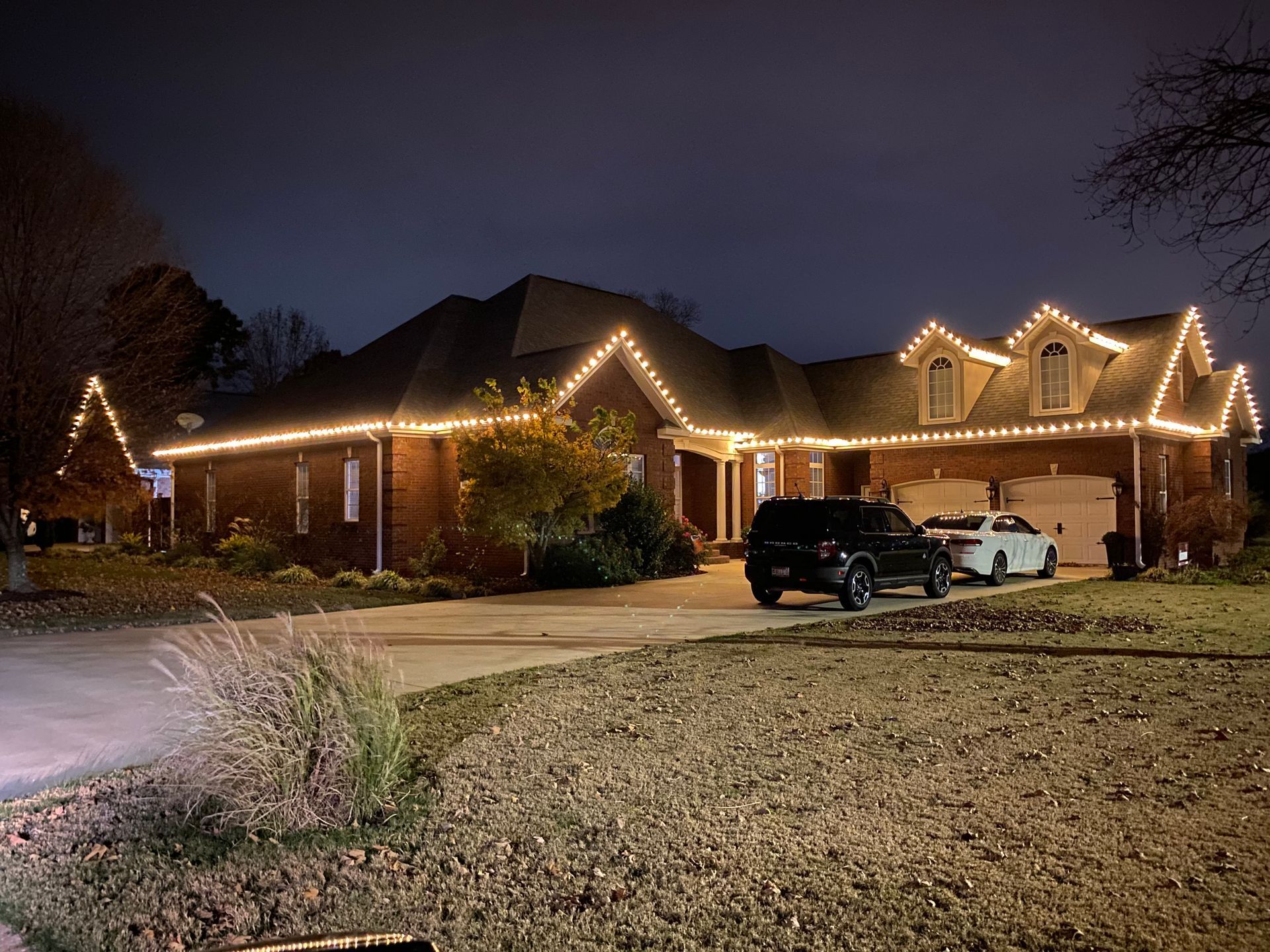 Outdoor holiday lights
