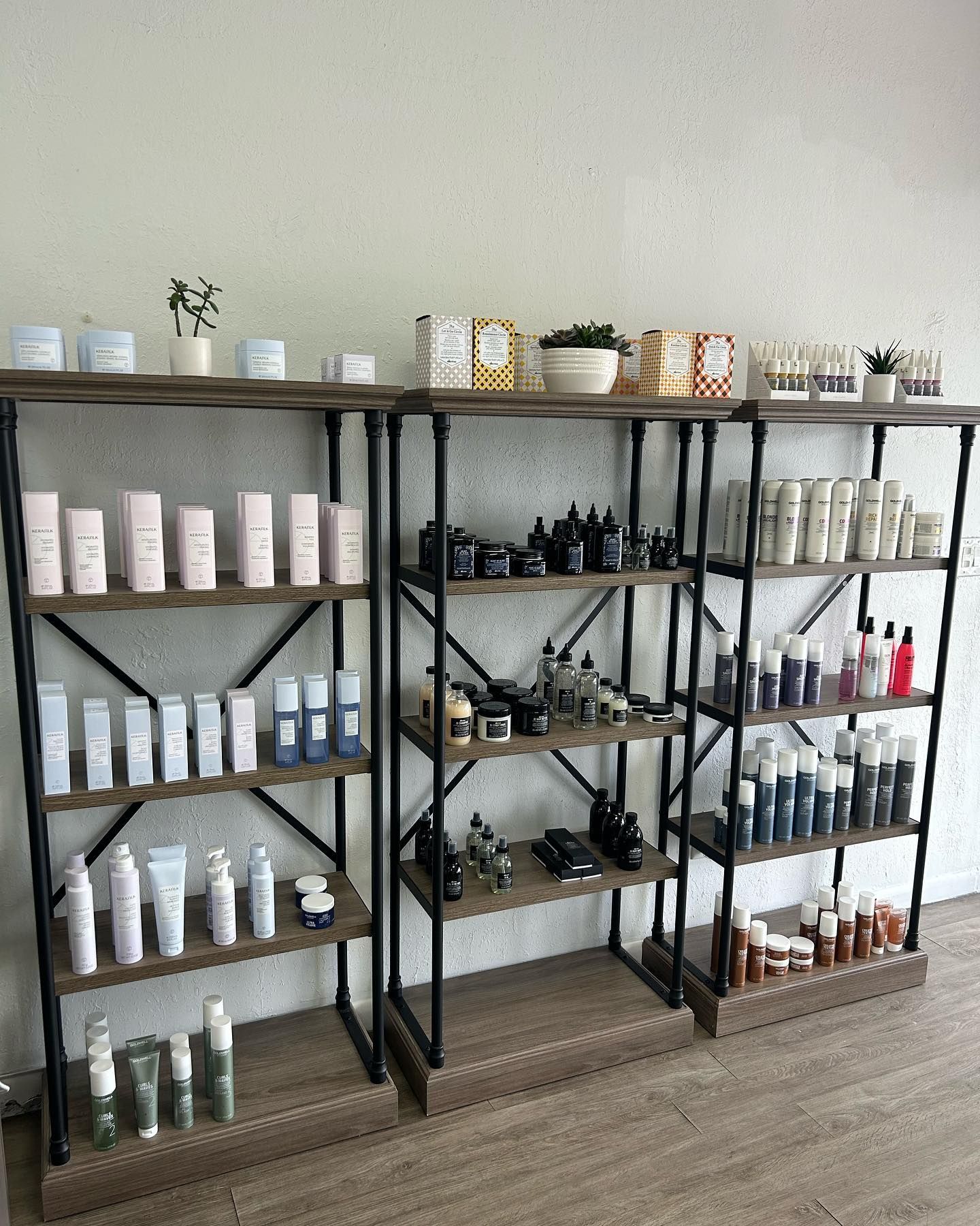 The Mane Attraction Hair Salon