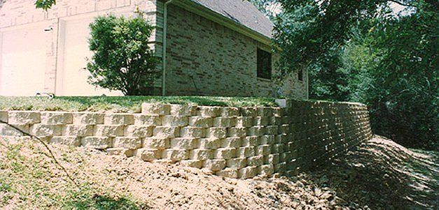 Retaining wall