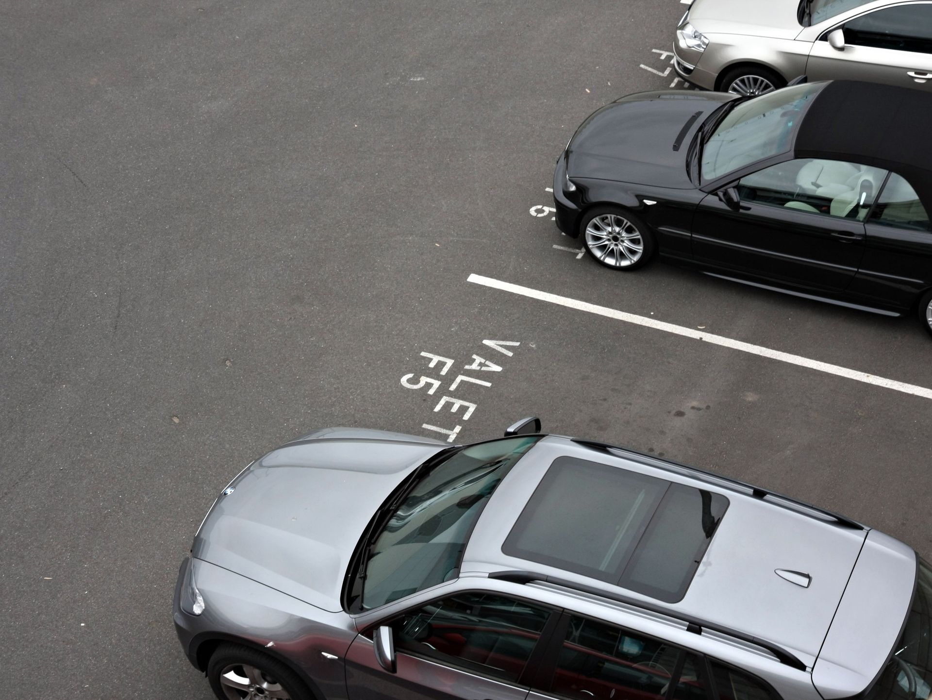 parking lot line striping services	