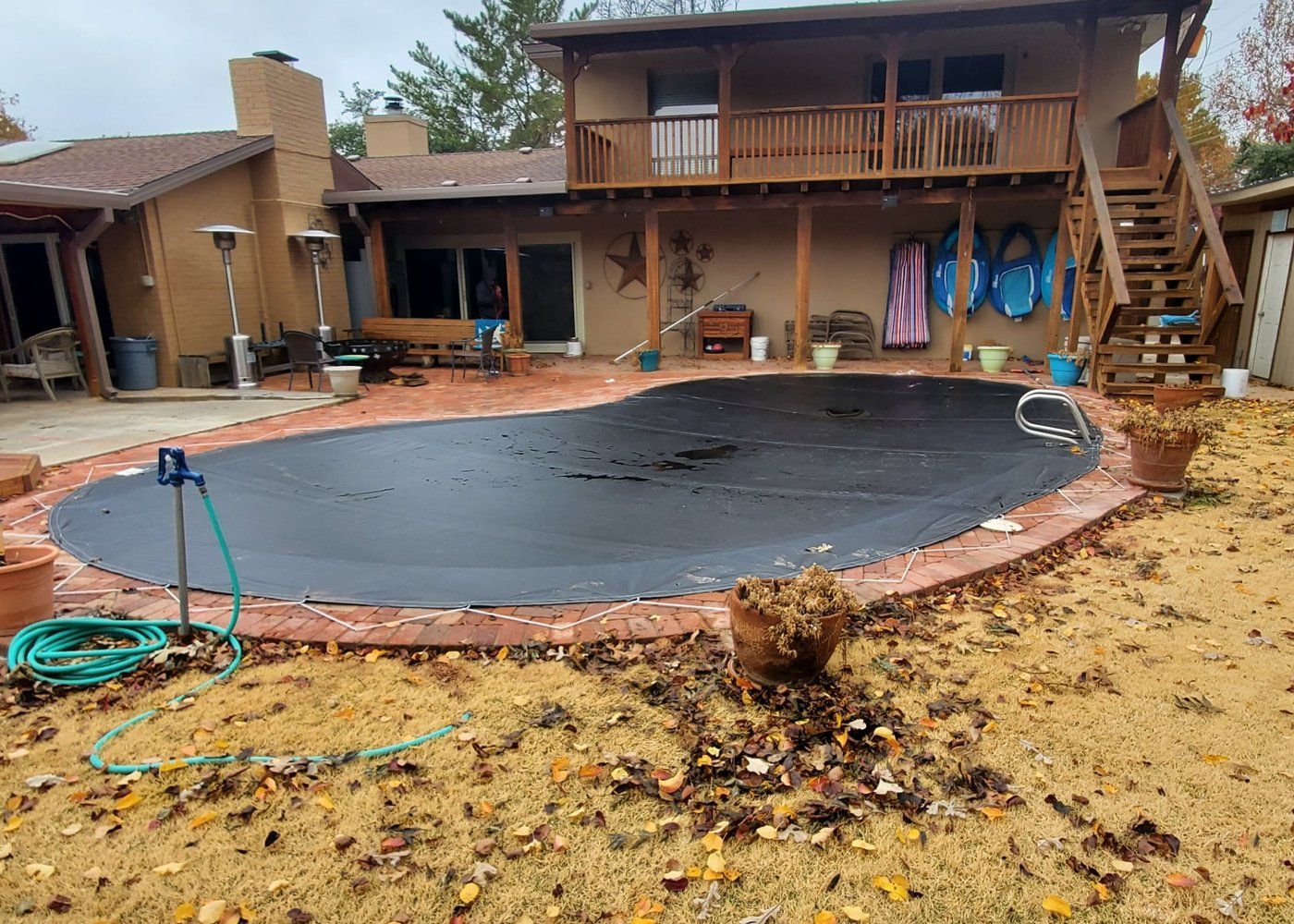 Swimming pool cover